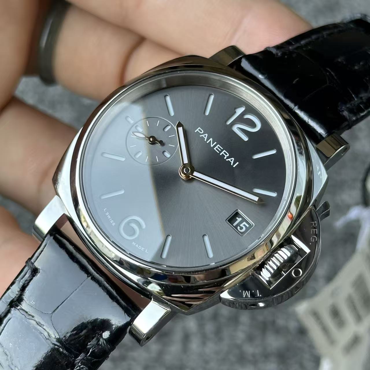 Panerai PAM01247 detail 4