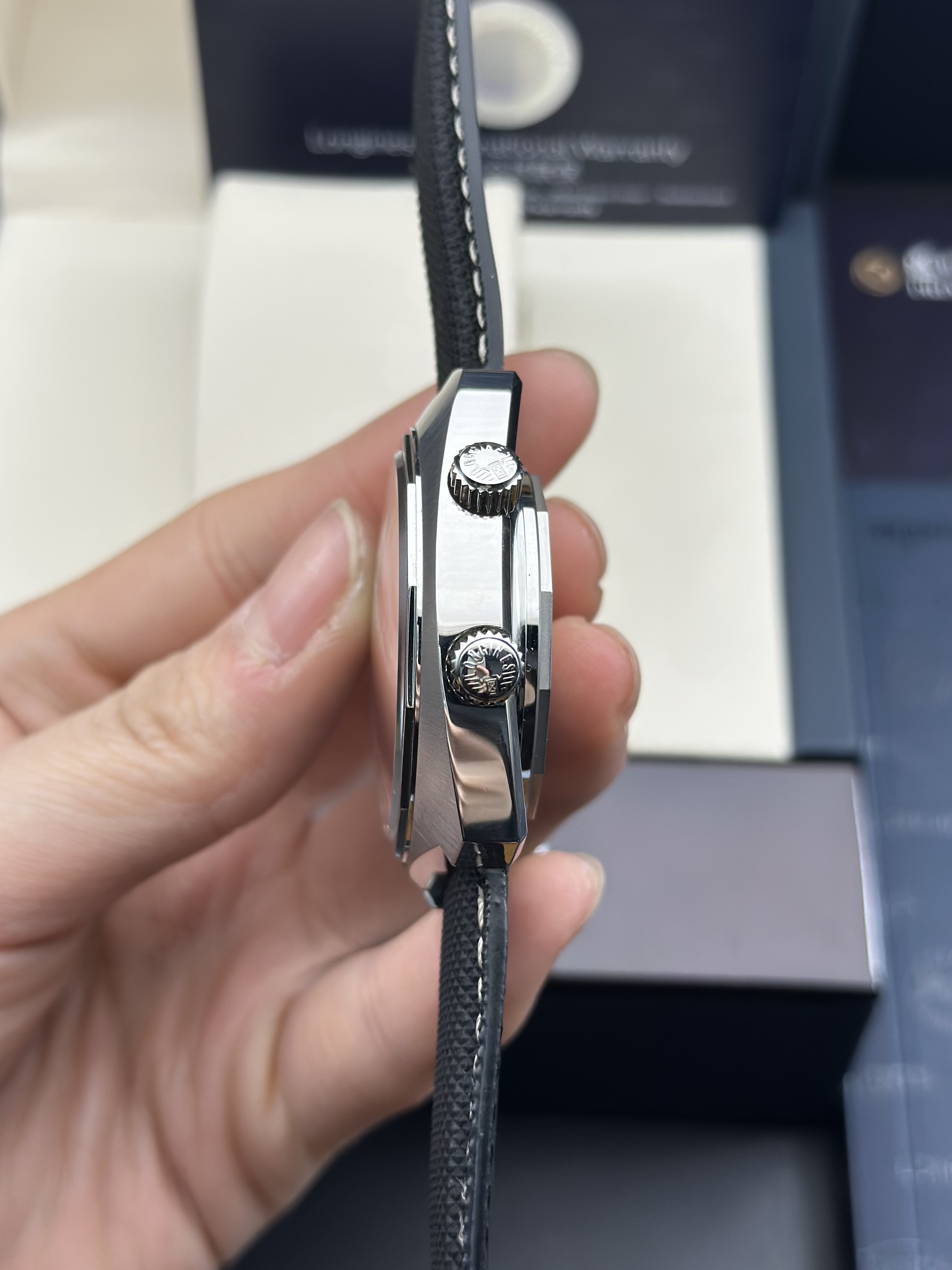Longines L2.795.4.52.0 detail 3