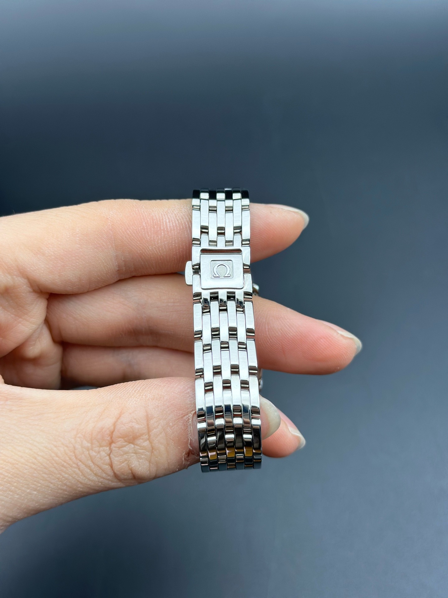 Omega 4575.75.00 detail 4