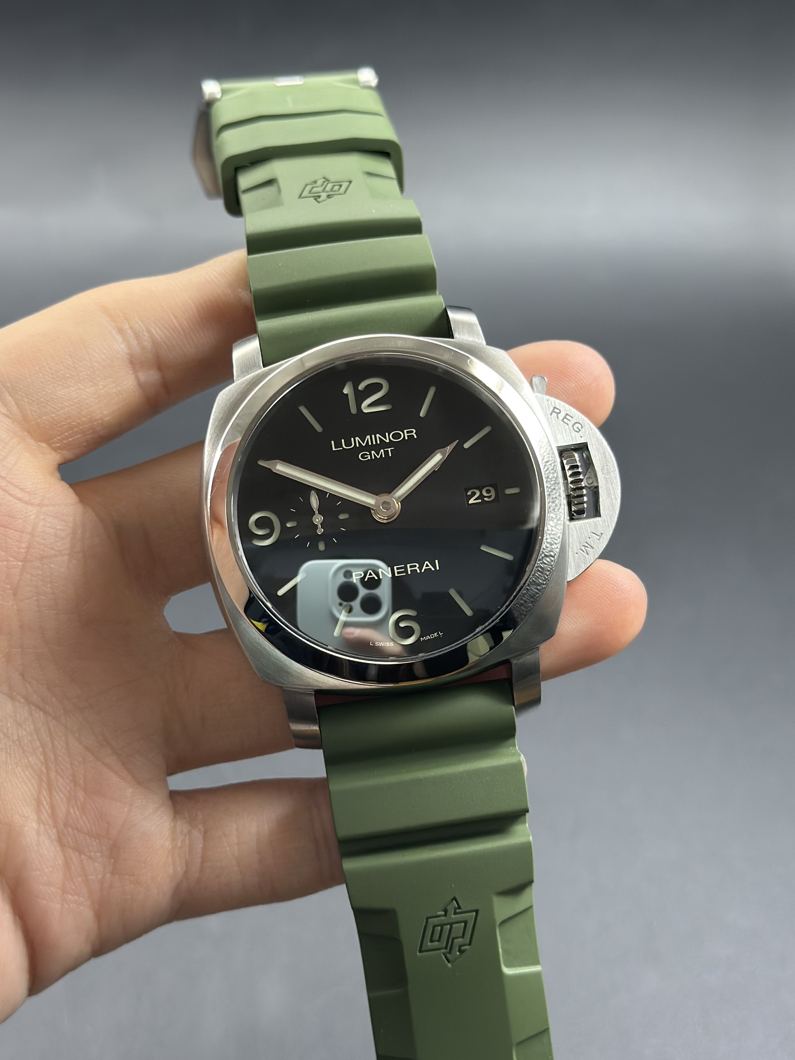 Panerai PAM00320 detail 1