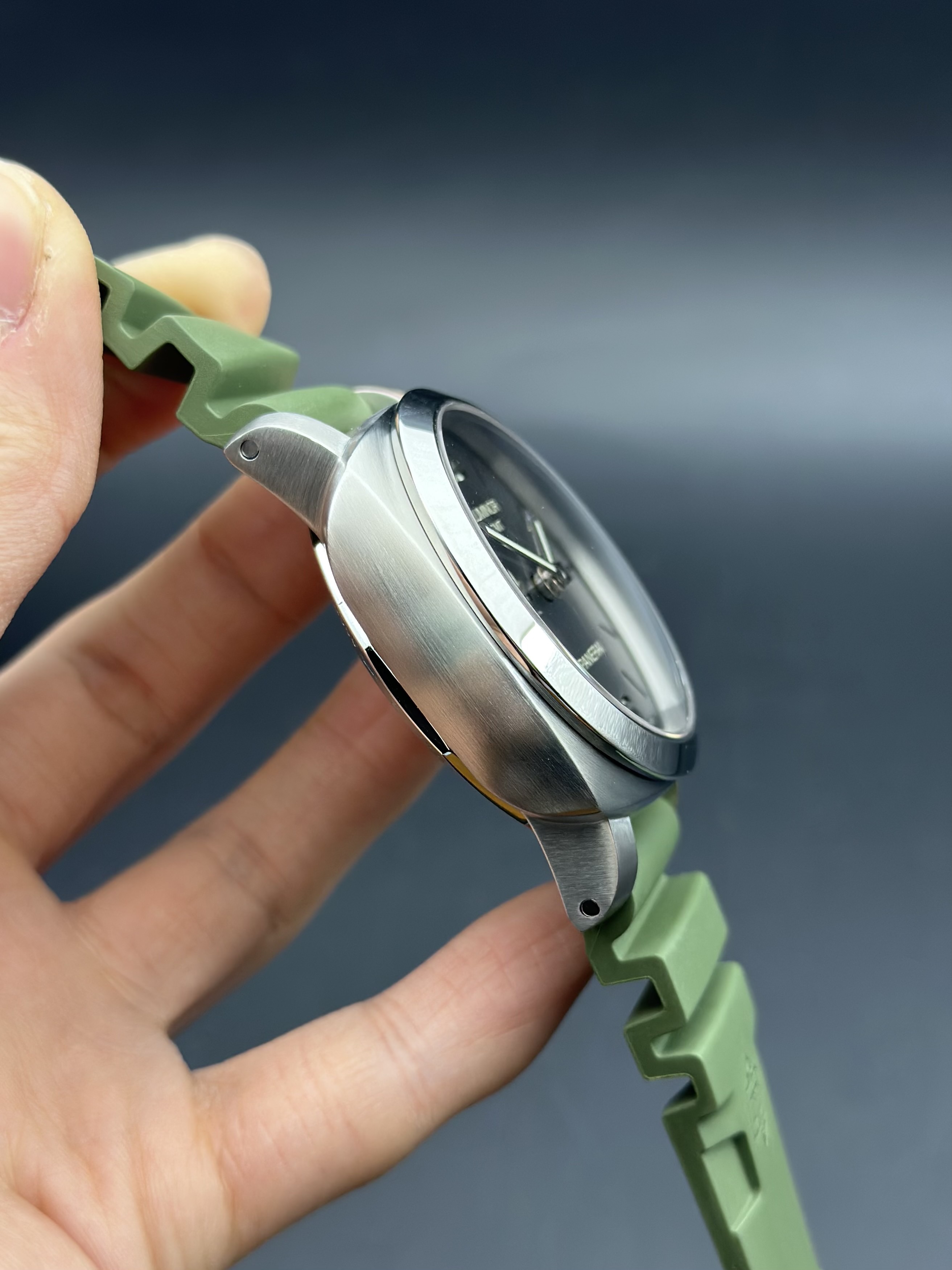 Panerai PAM00320 detail 3