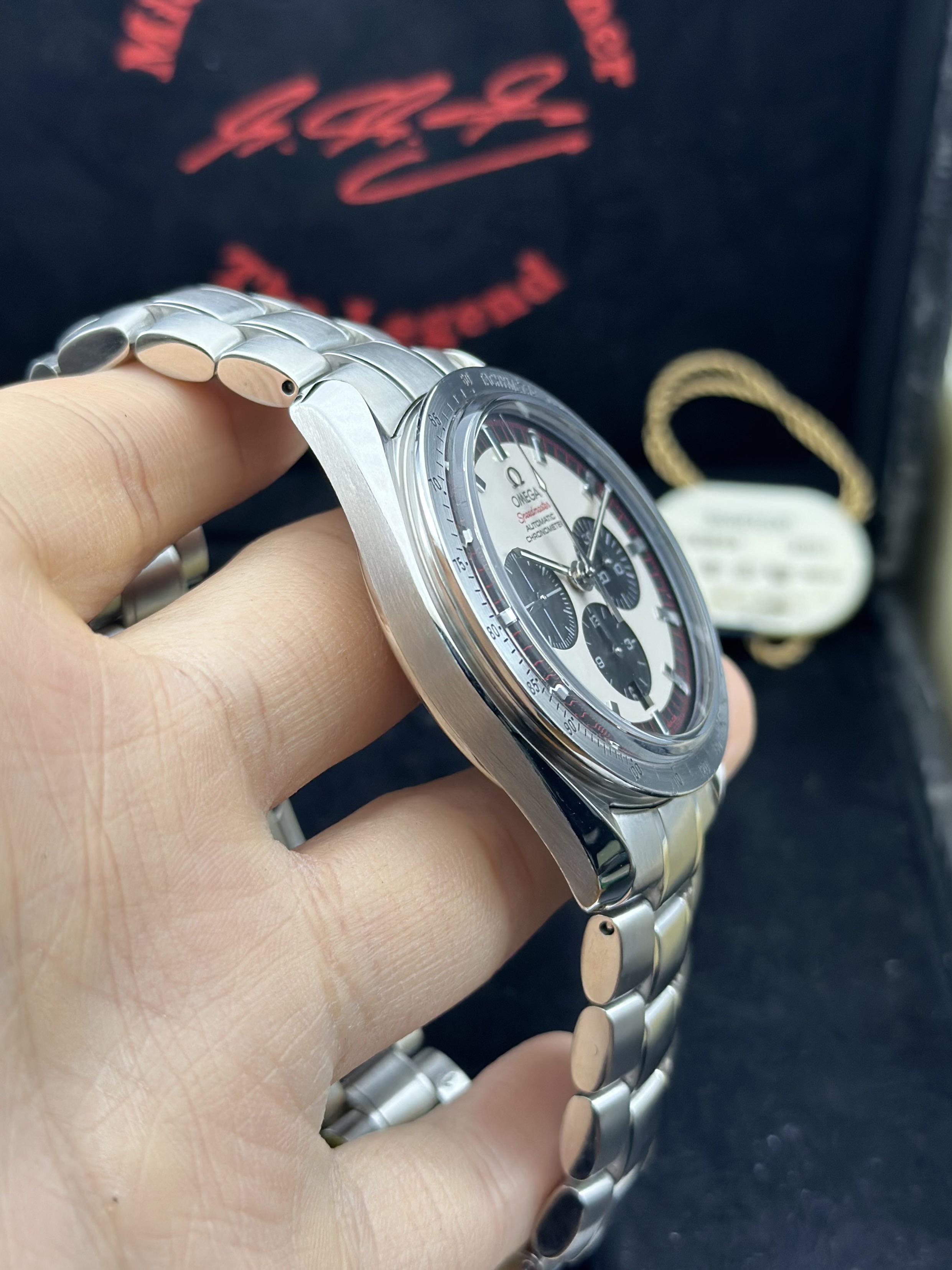 Omega 3559.32.00 detail 2