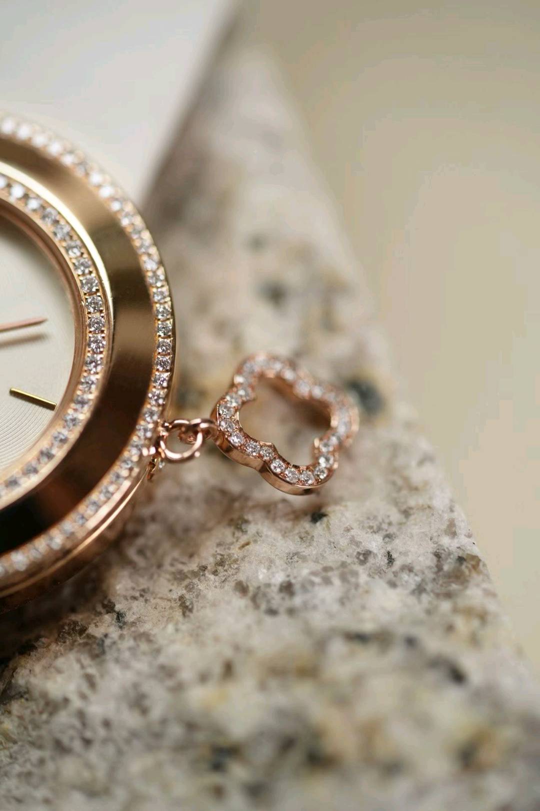 Van Cleef & Arpels VCARM95000 detail 5