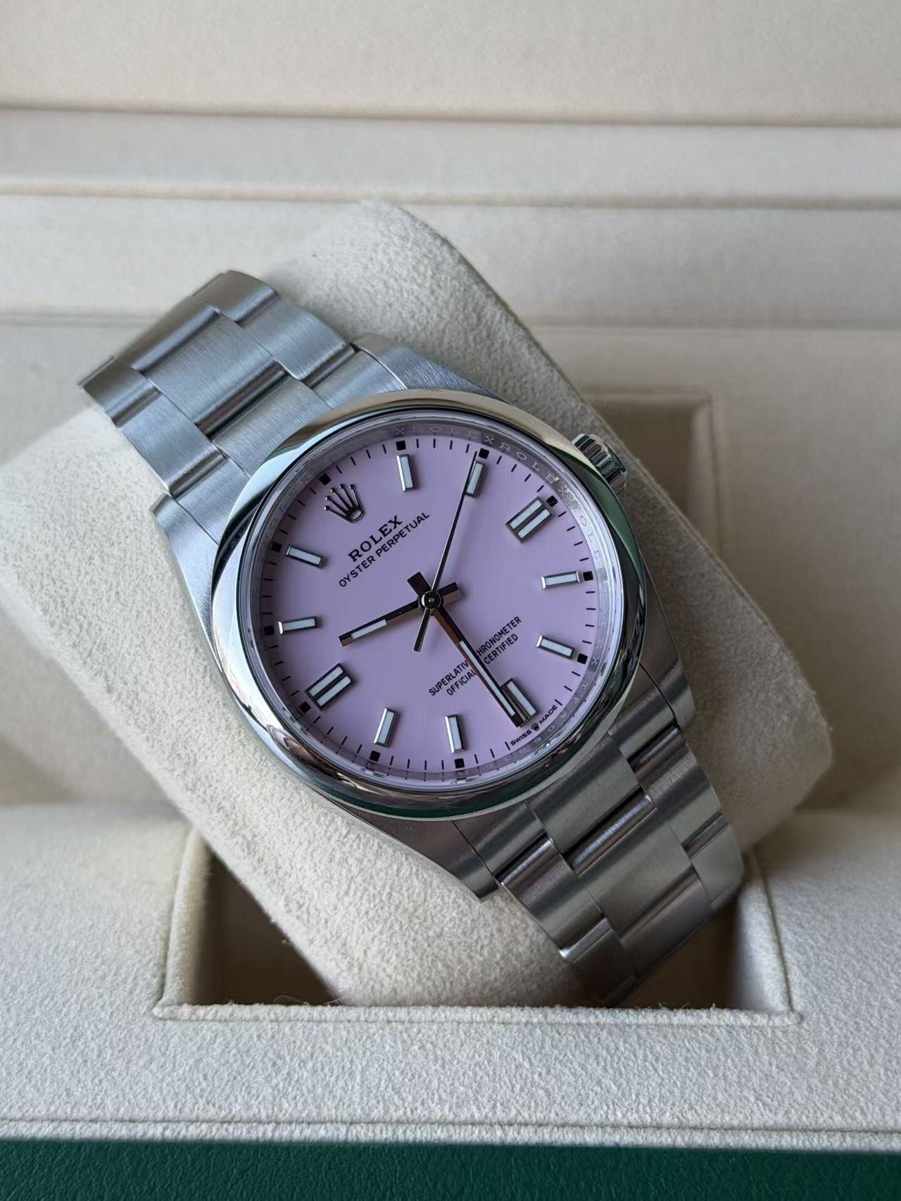Rolex 126000 detail 1