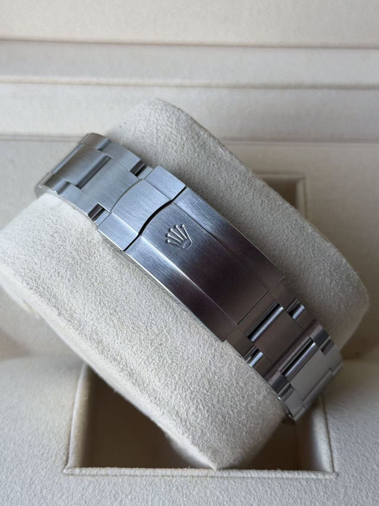 Rolex 126000 detail 6