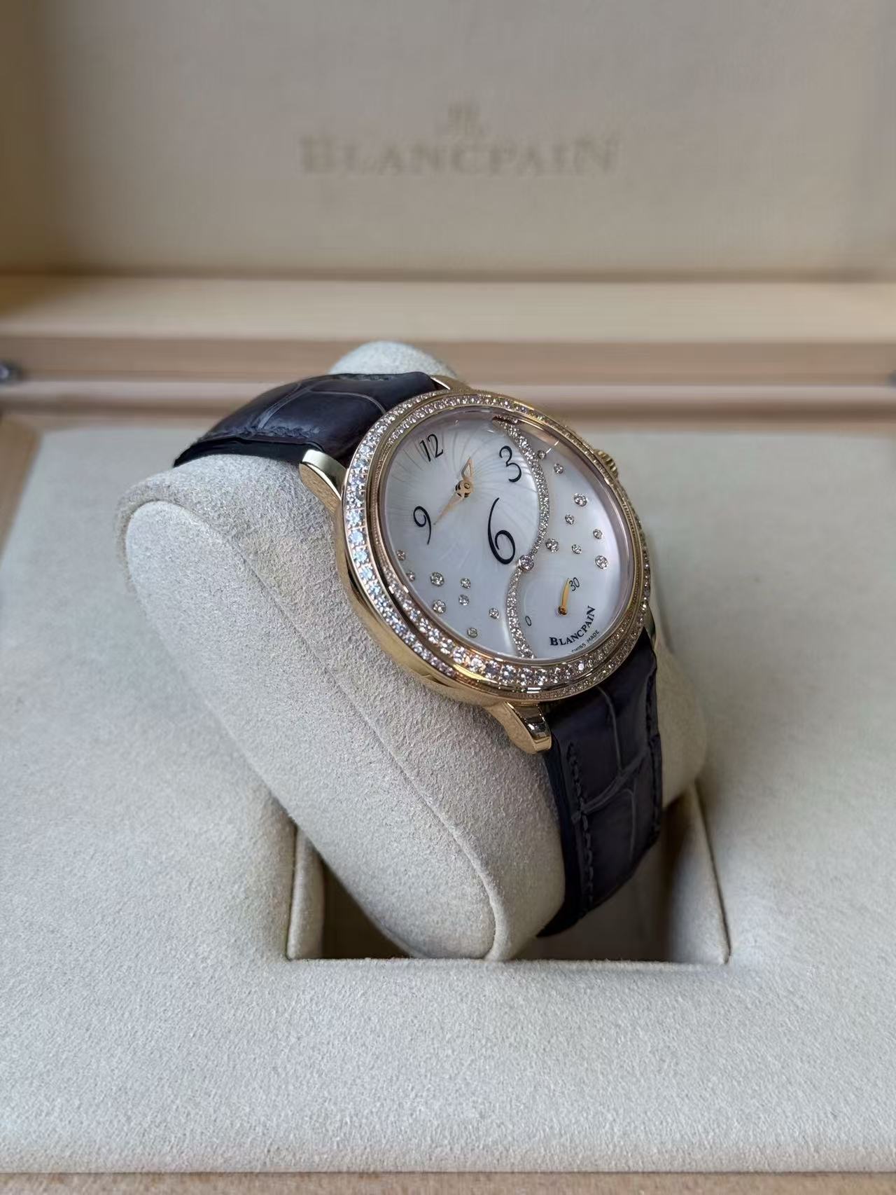 Blancpain 3650A-3754-58B detail 3
