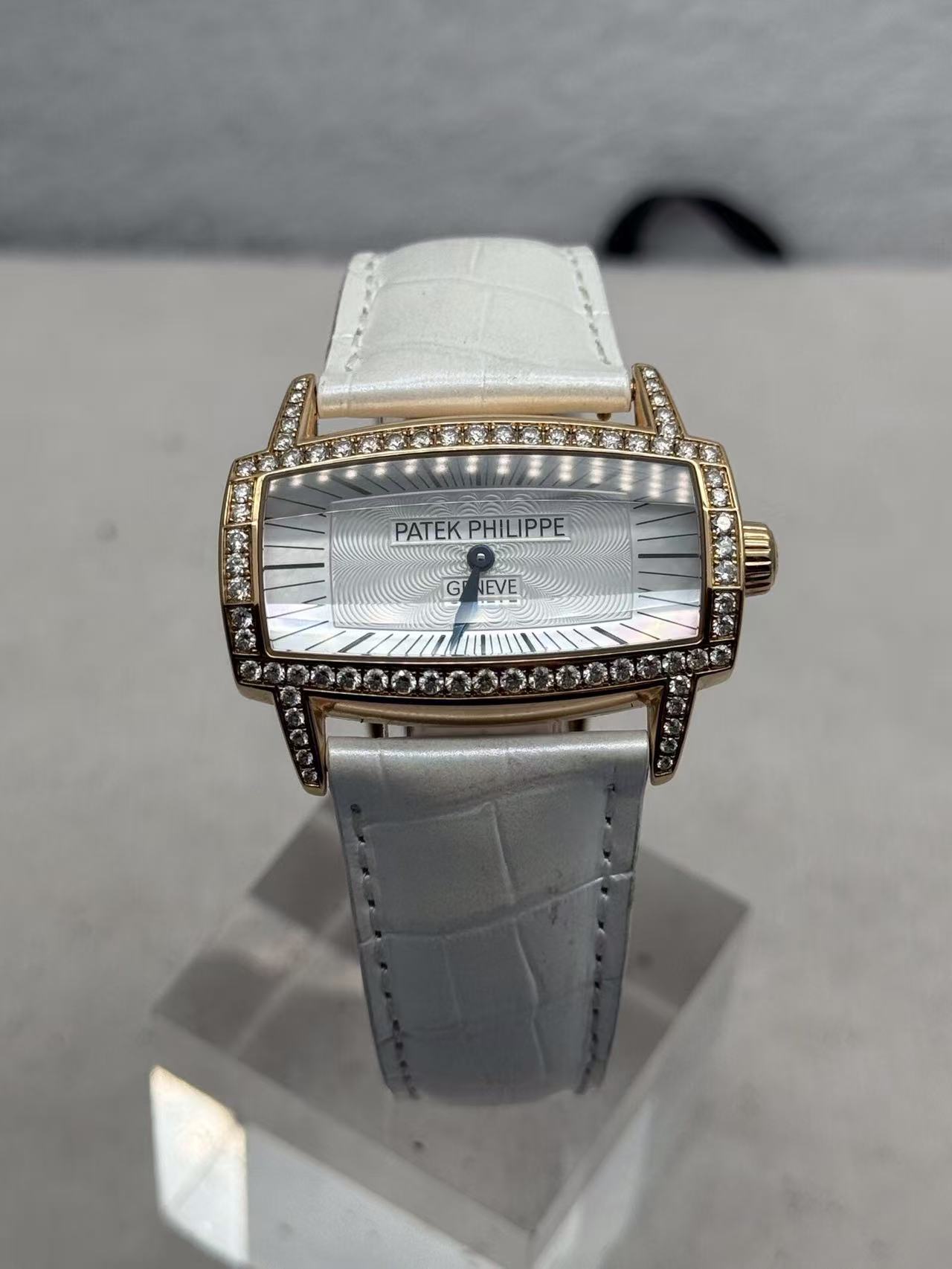Patek Philippe 4980R-001