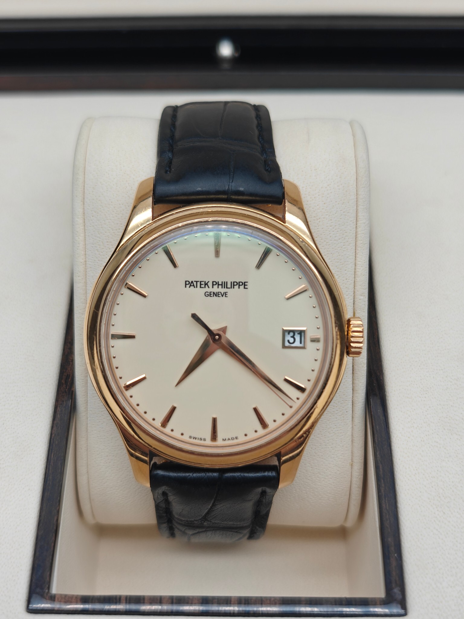 Patek Philippe 5227R detail 1