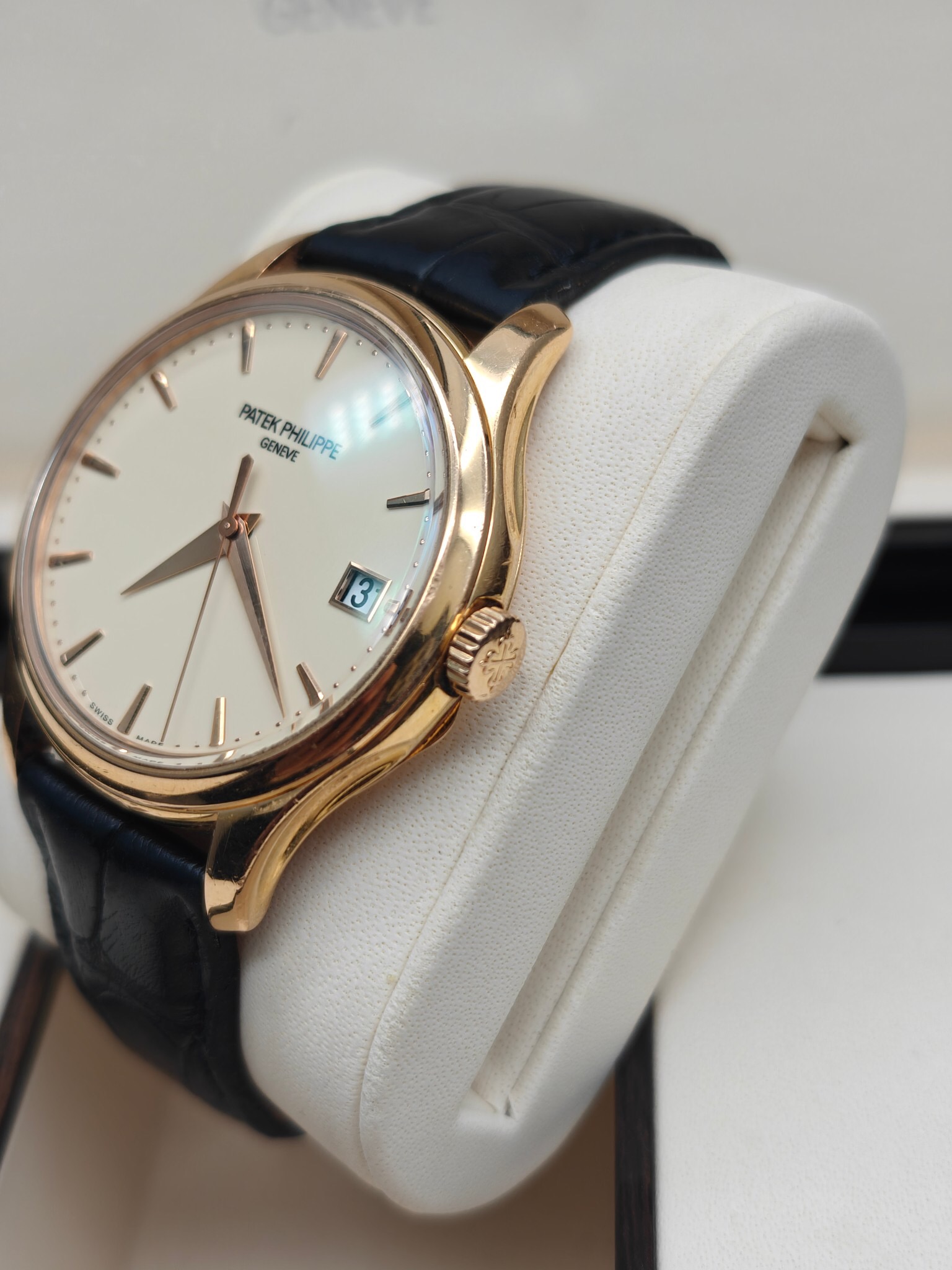 Patek Philippe 5227R detail 2