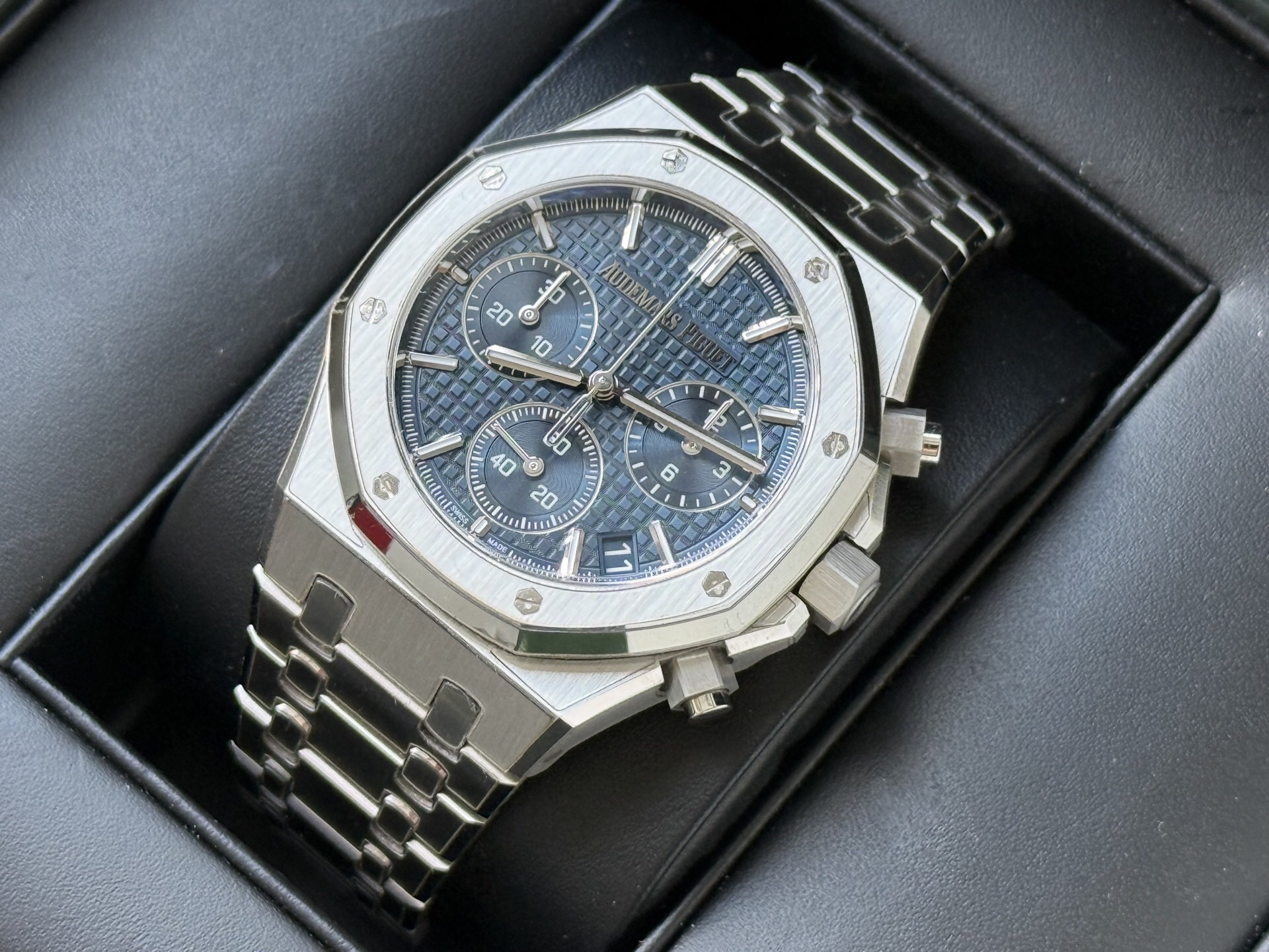 Audemars Piguet 26240ST detail 2
