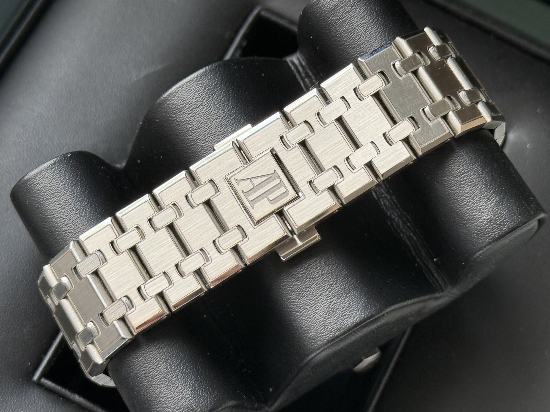 Audemars Piguet 26240ST detail 3
