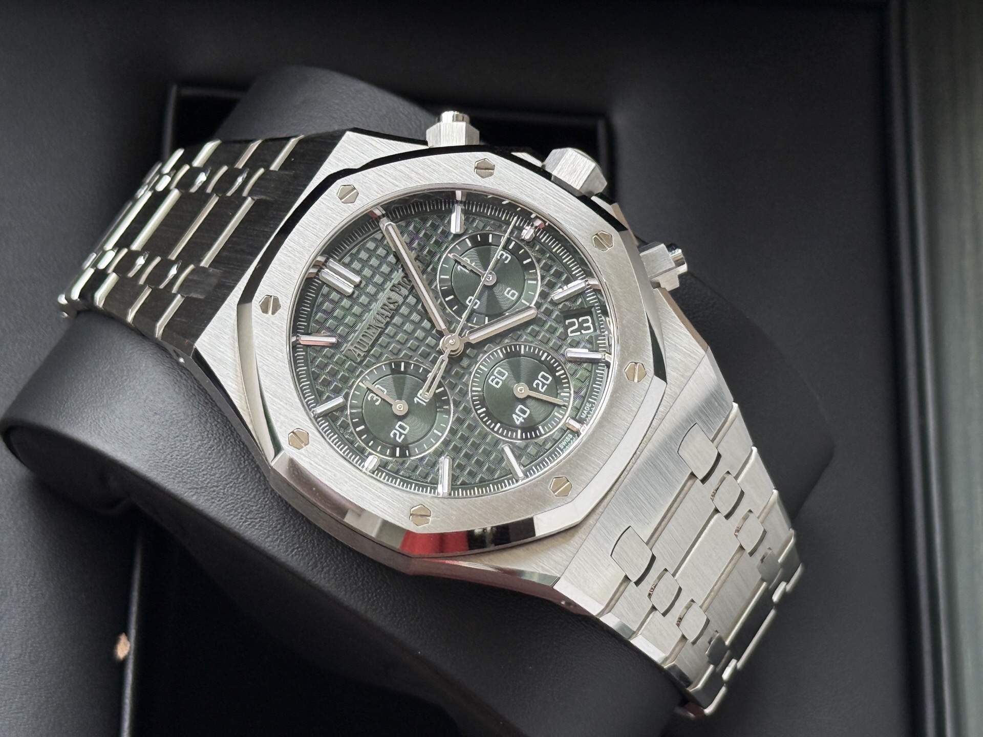 Audemars Piguet 26240ST detail 1
