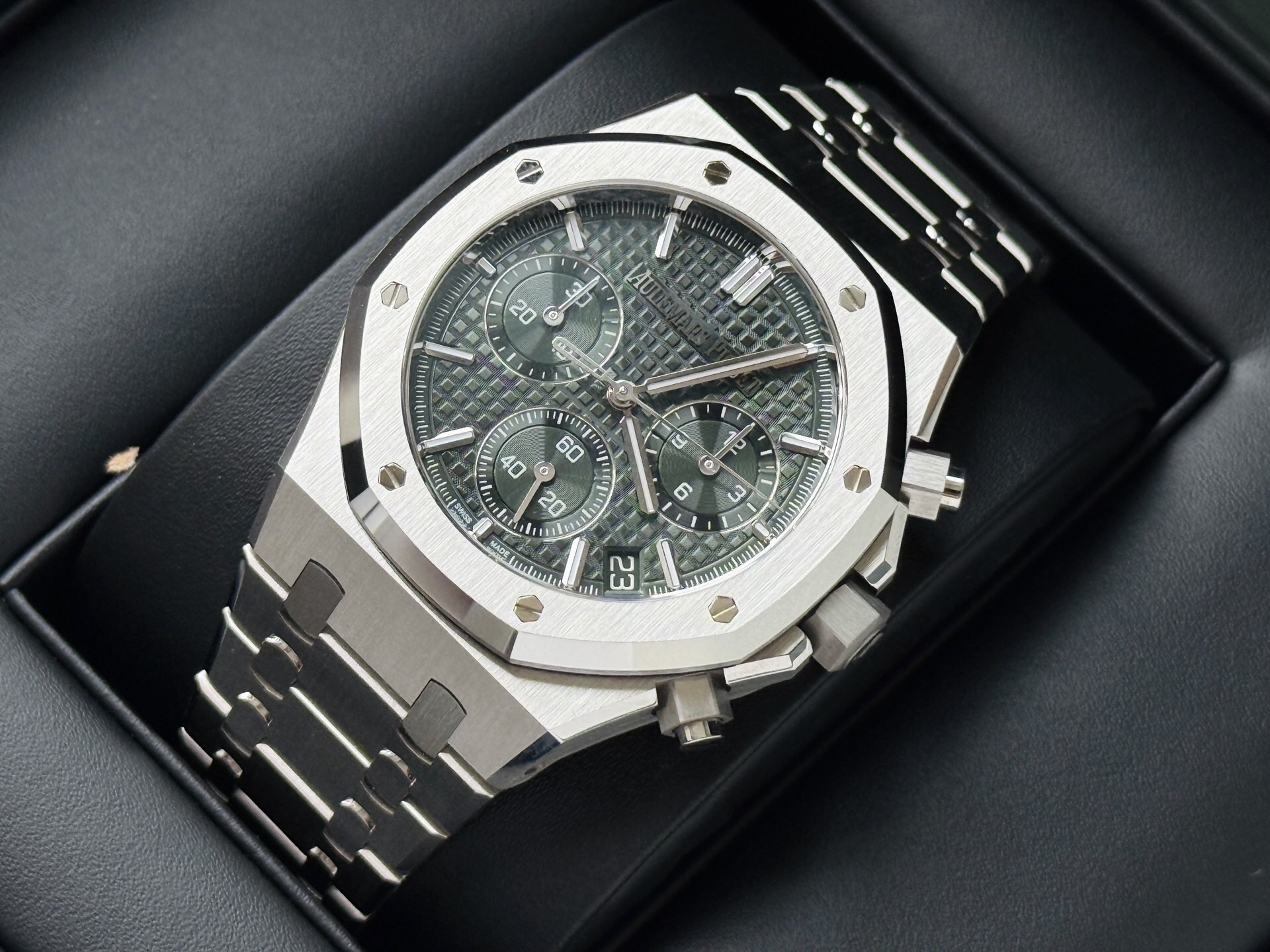 Audemars Piguet 26240ST detail 2