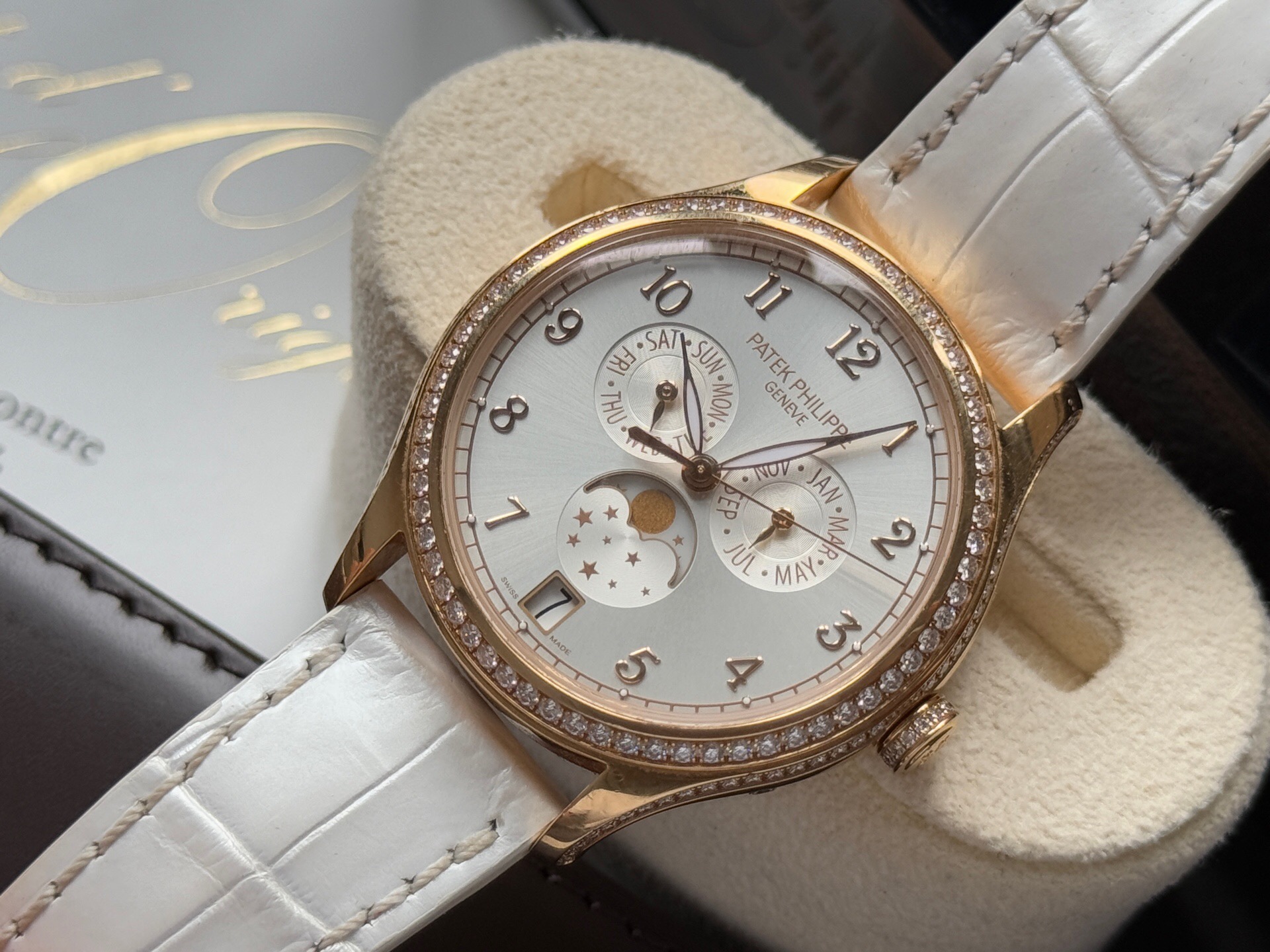 Patek Philippe 4947R-001 detail 3