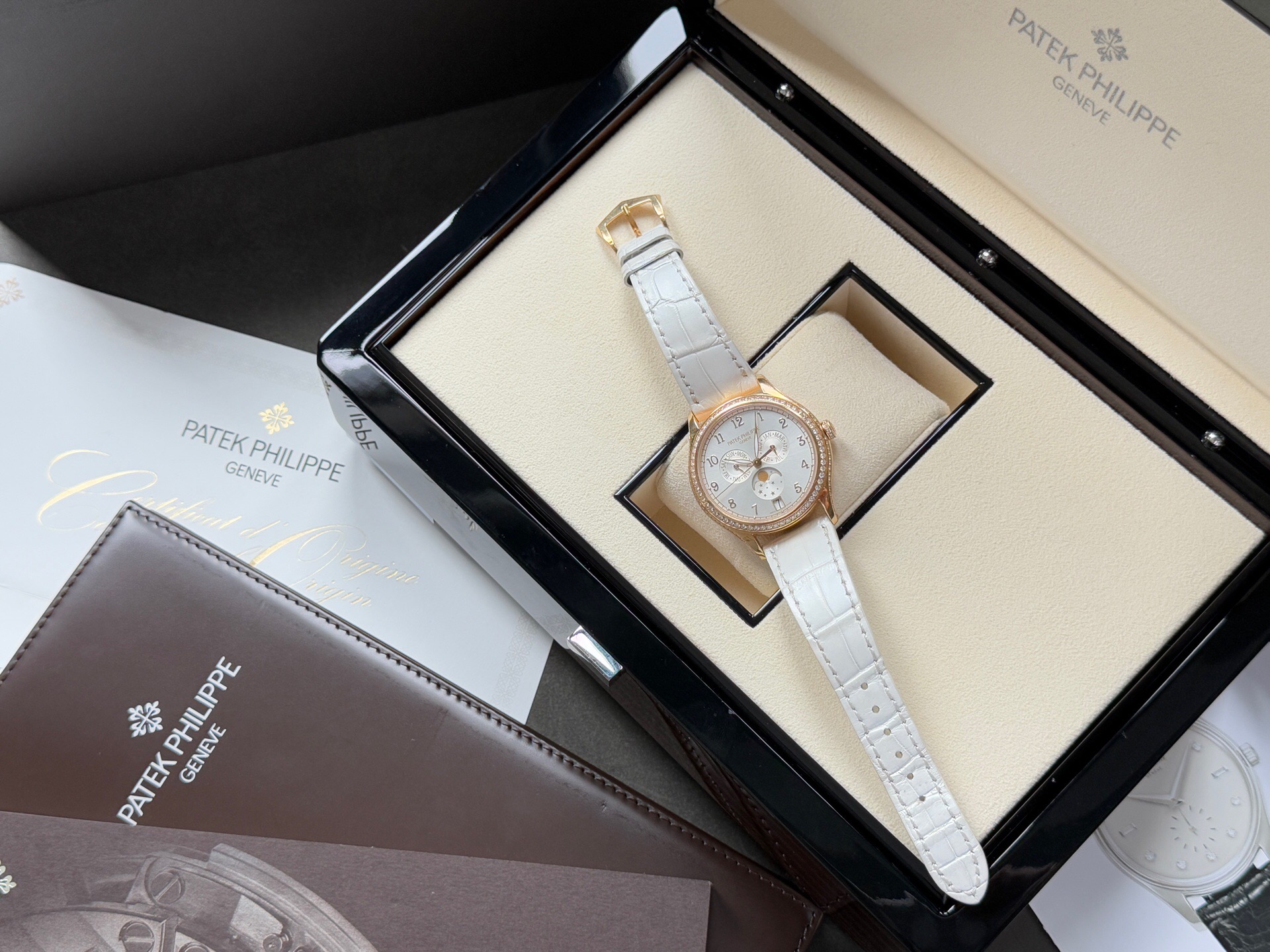 Patek Philippe 4947R-001 detail 4