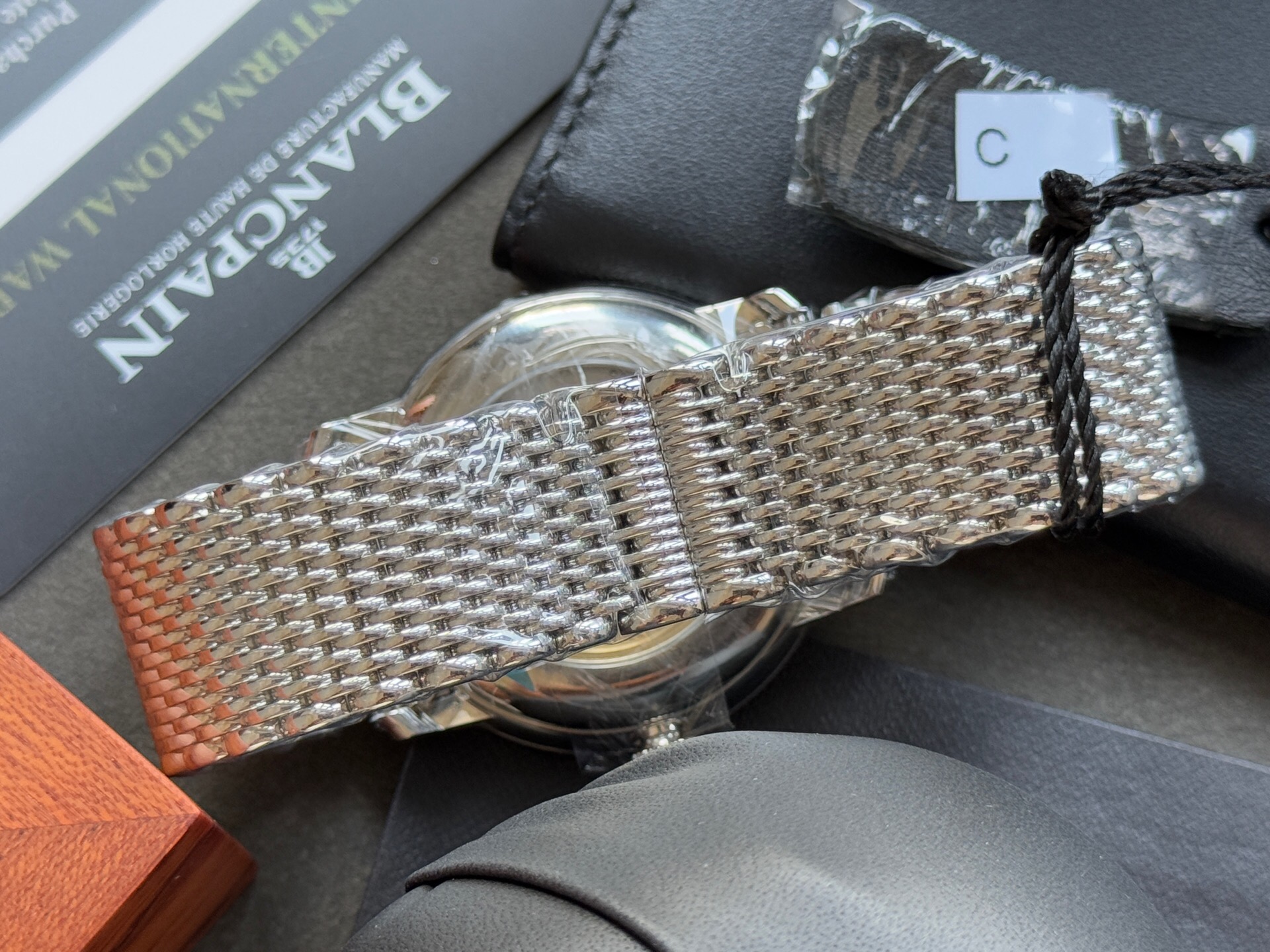 Blancpain 6668-1127-MMB detail 5