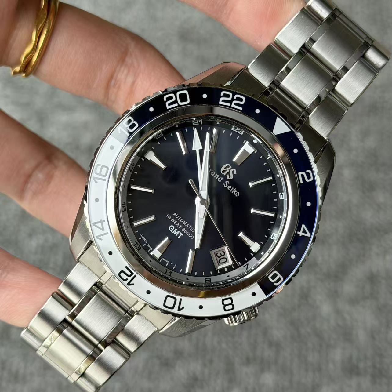 Seiko SBGJ237G detail 1