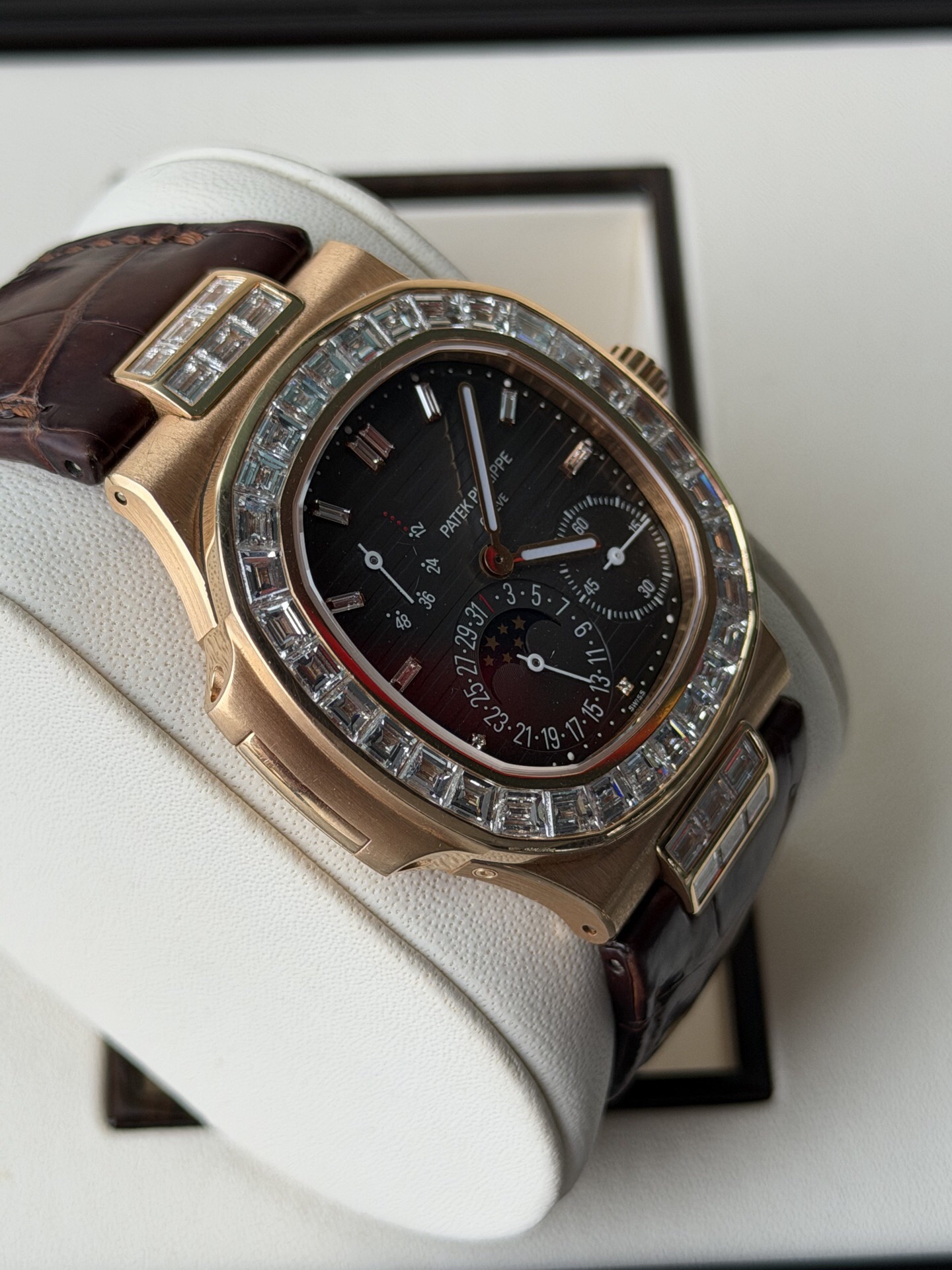 Patek Philippe 5724R-001 detail 3