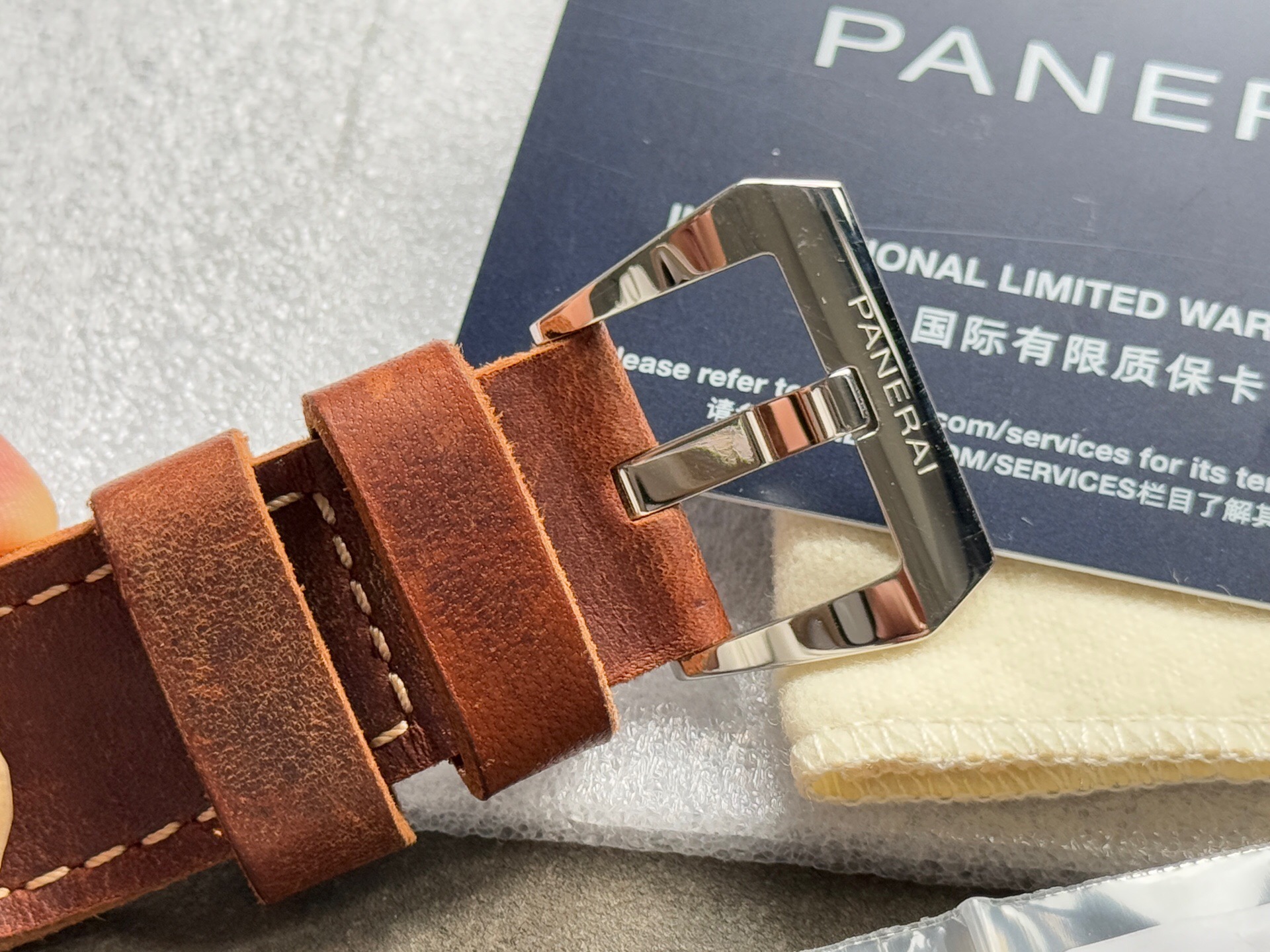 Panerai PAM00915 detail 5