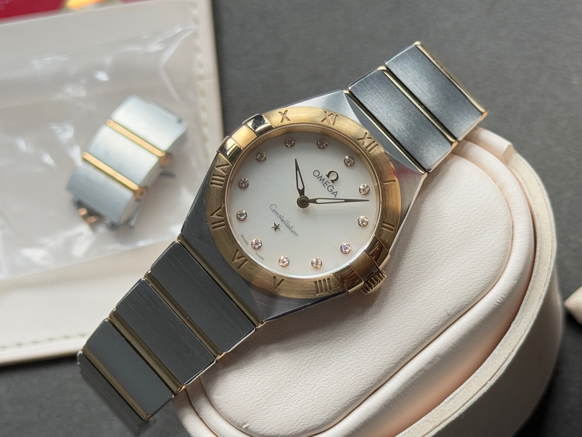 Omega 131.20.28.60.55.002 detail 3