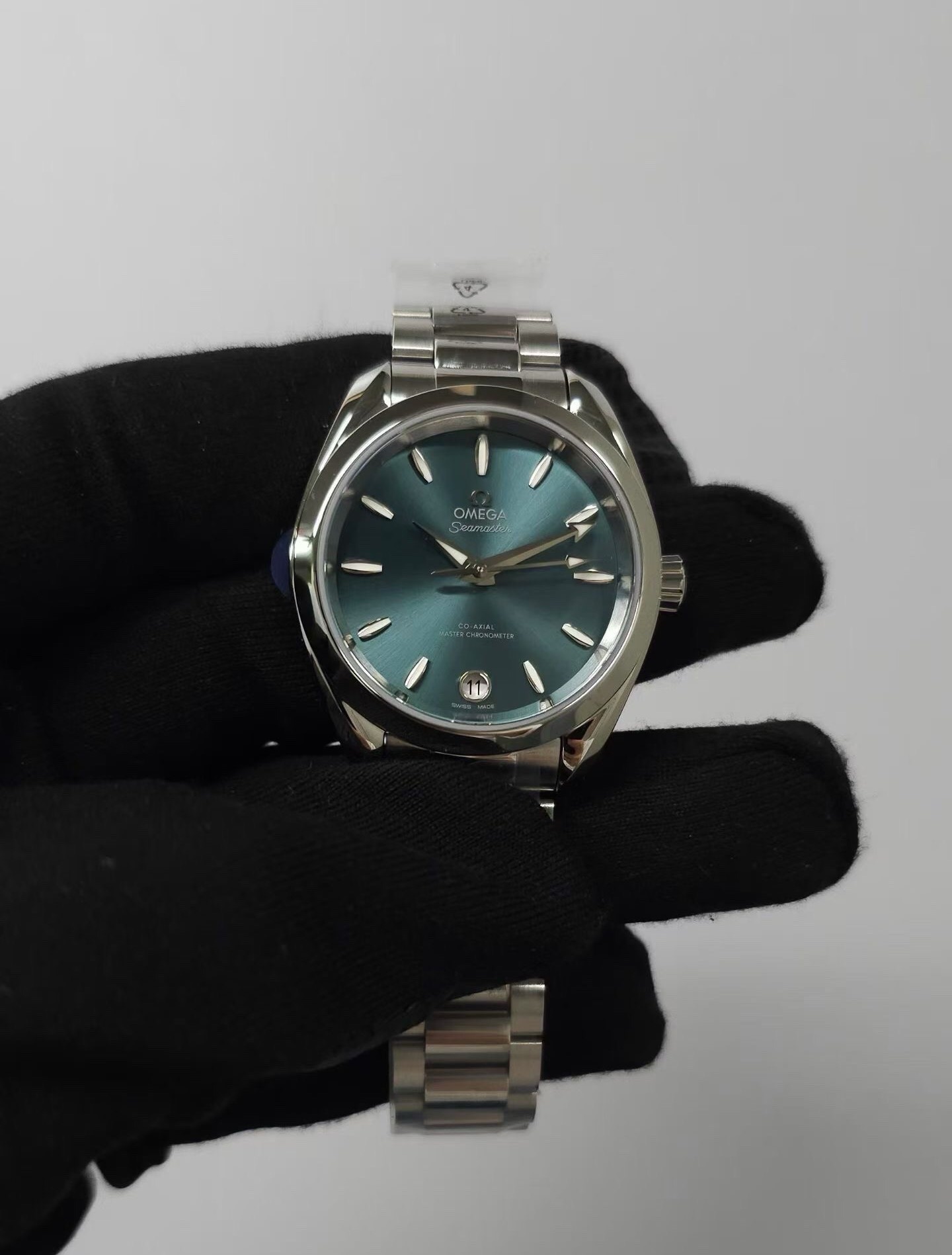 Omega 220.10.34.20.10.001 detail 2
