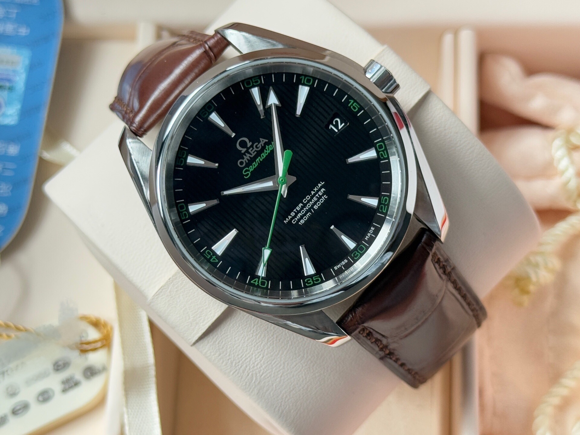 Omega 231.12.42.21.01.003 detail 1