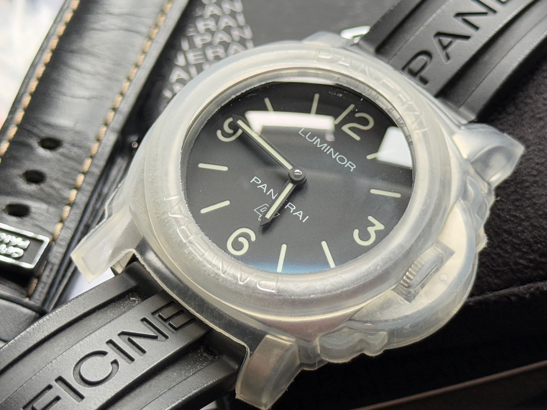 Panerai PAM00773 detail 2
