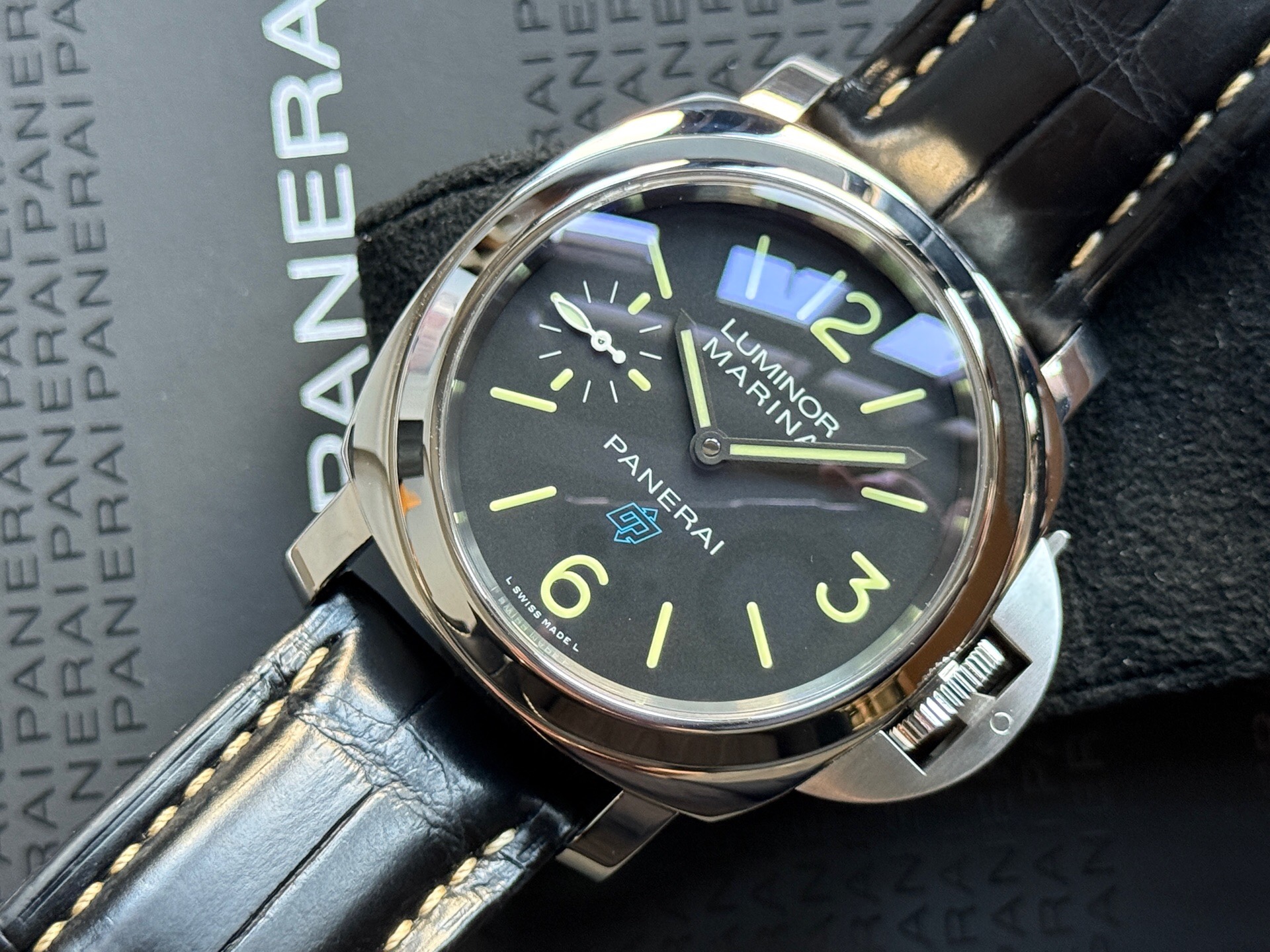 Panerai PAM00777 detail 2