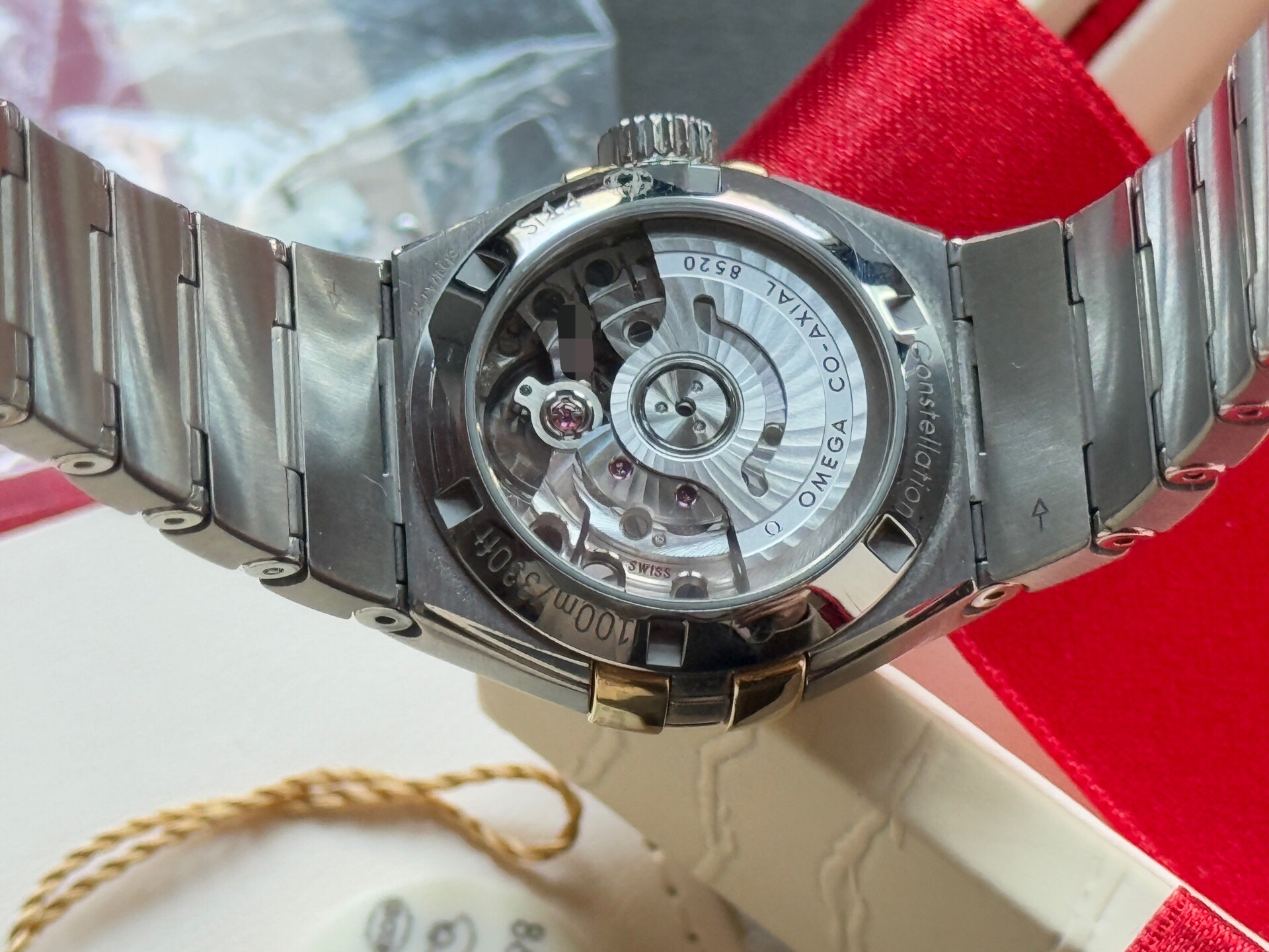 Omega 123.20.27.20.57.003 detail 6