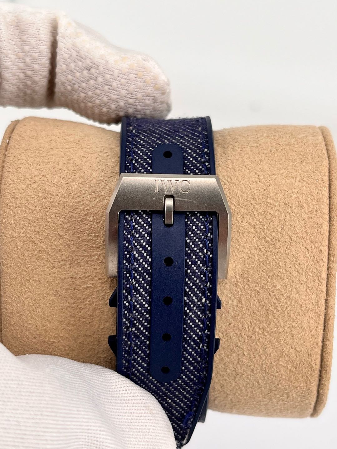 IWC IW389404 detail 3