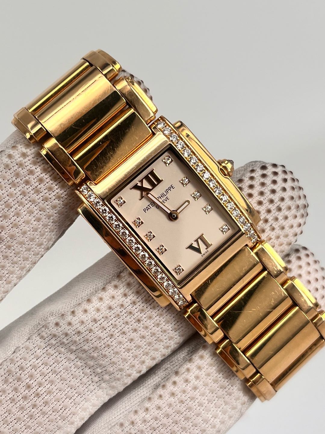 Patek Philippe 4910 / 11R-011 detail 2