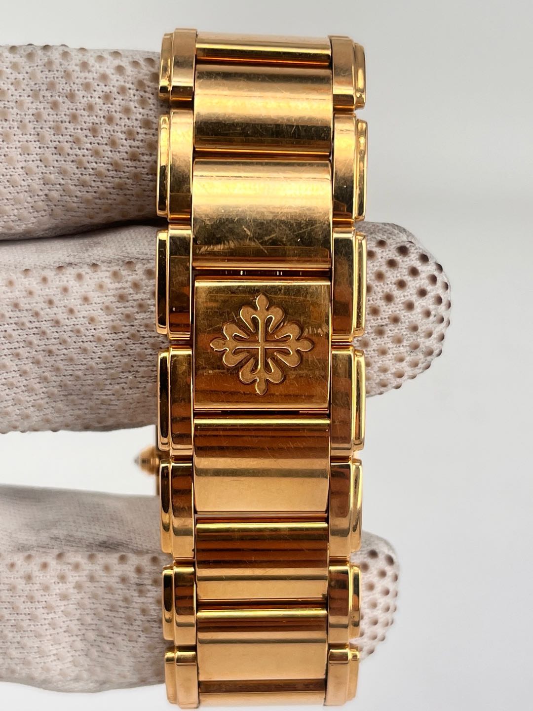 Patek Philippe 4910 / 11R-011 detail 3