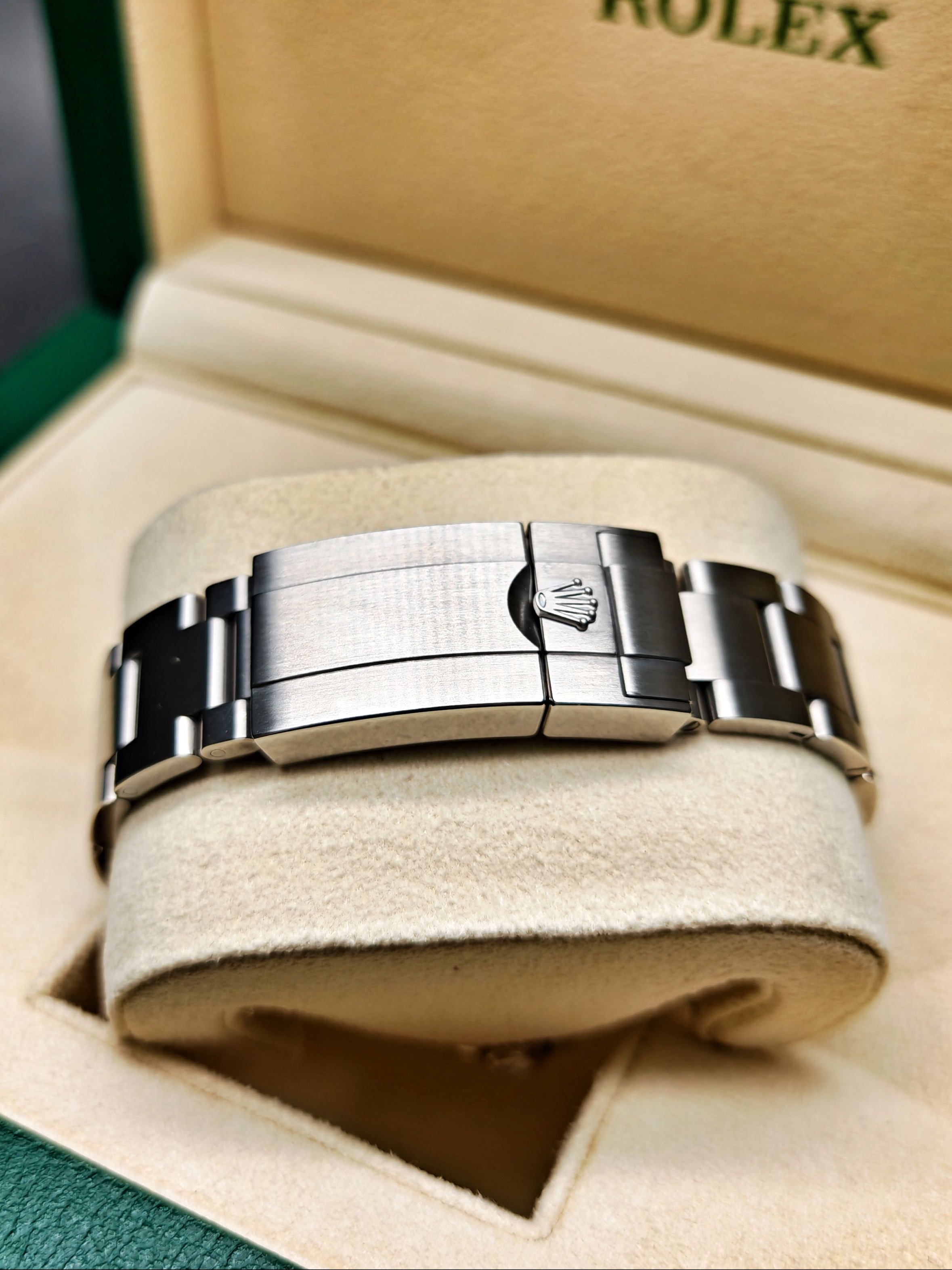 Rolex 126900 detail 6