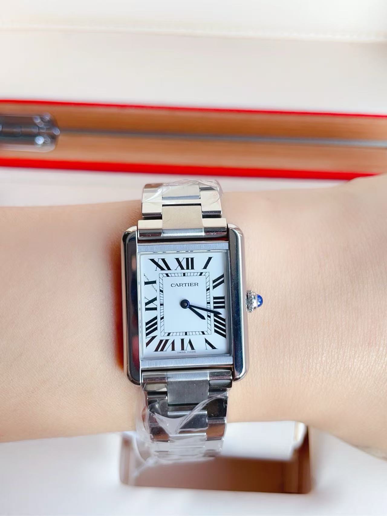 Cartier W5200013 detail 2