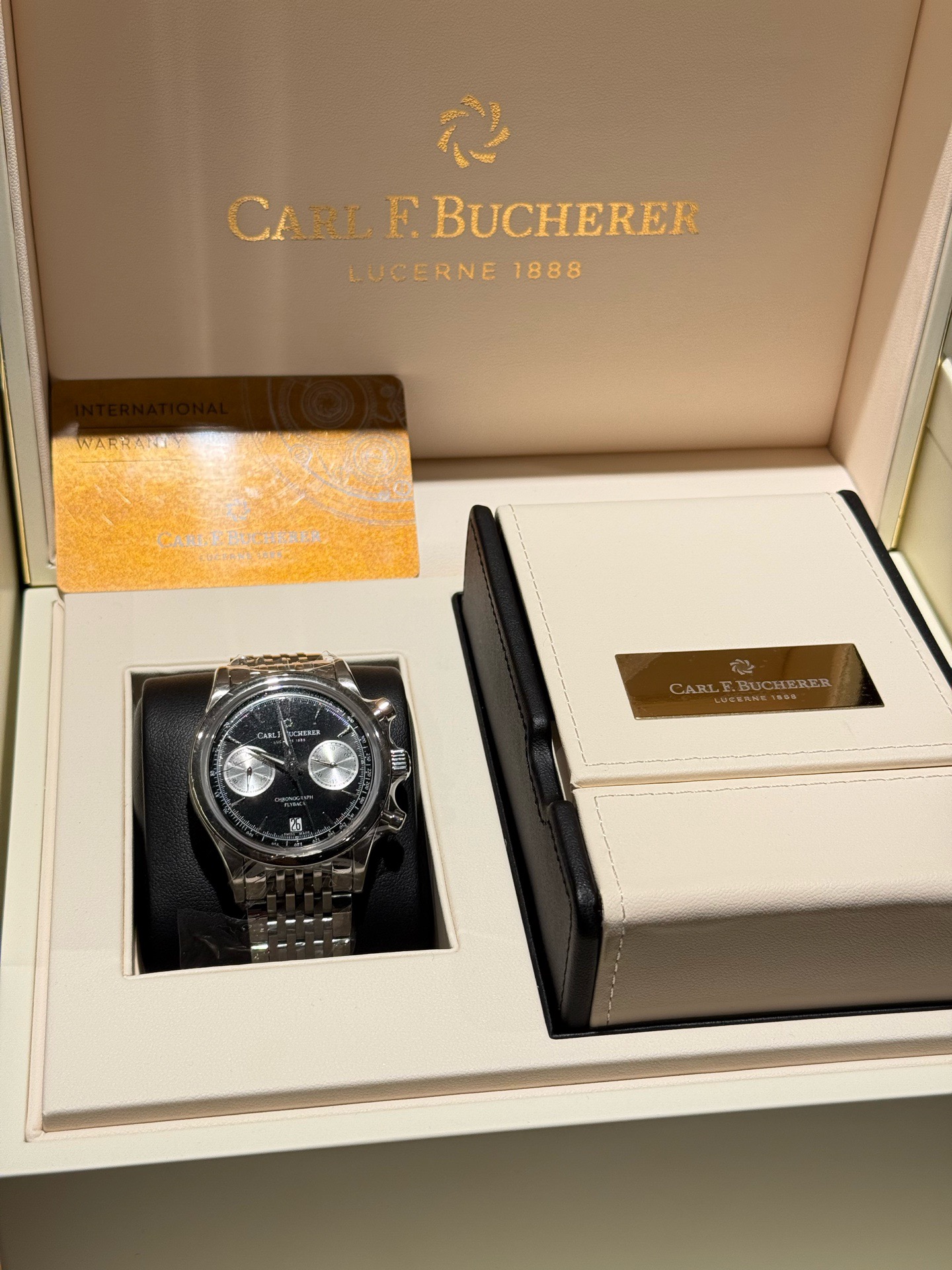 Carl F. Bucherer 00.10927.08.33.22 detail 1