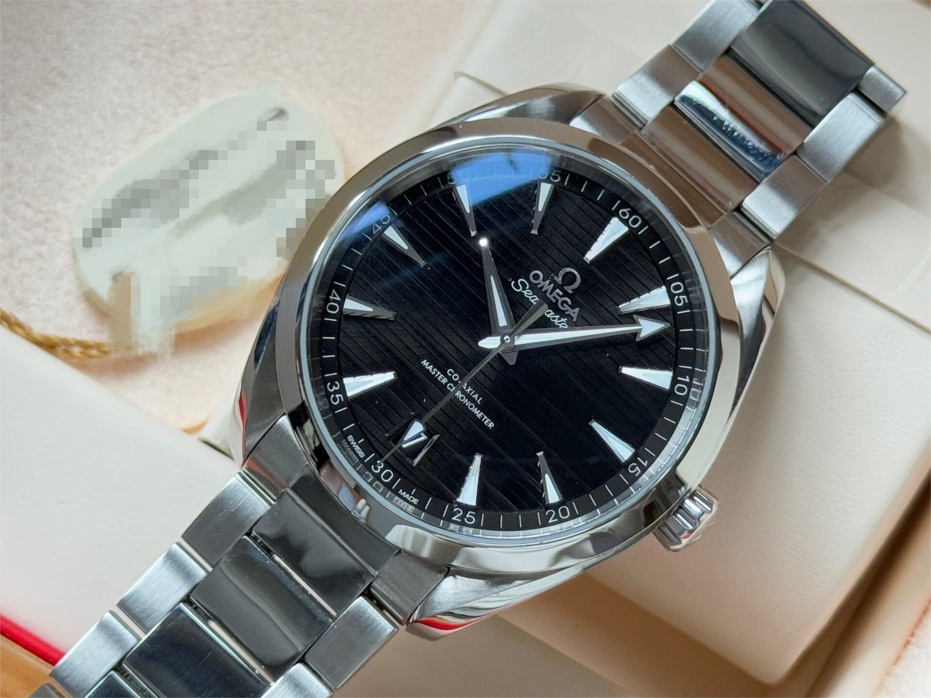 Omega 220.10.41.21.01.001 detail 4