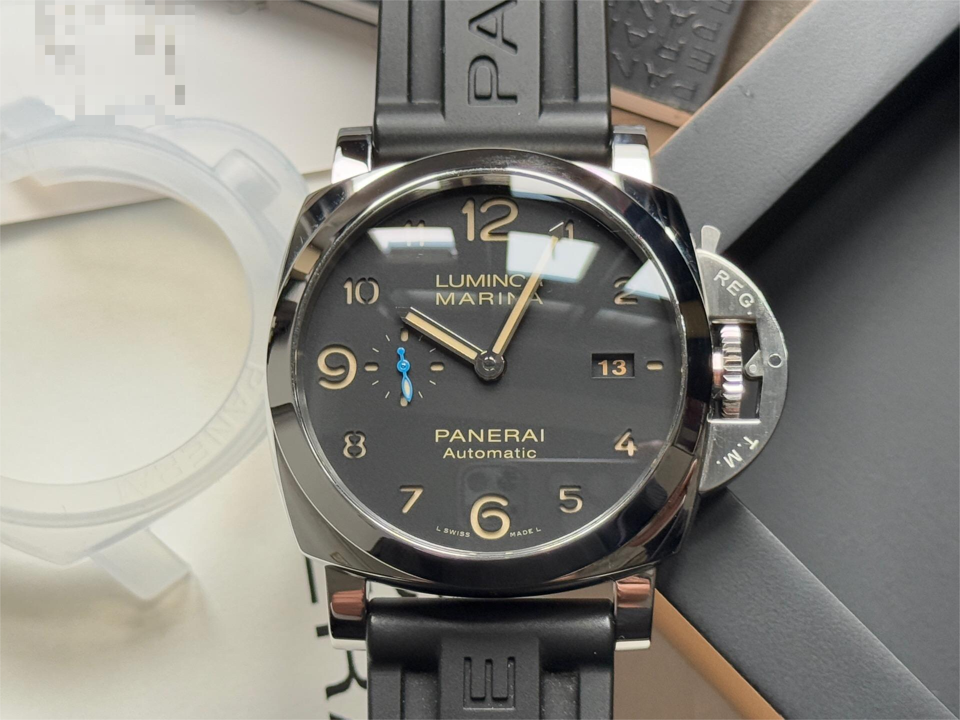 Panerai PAM01359