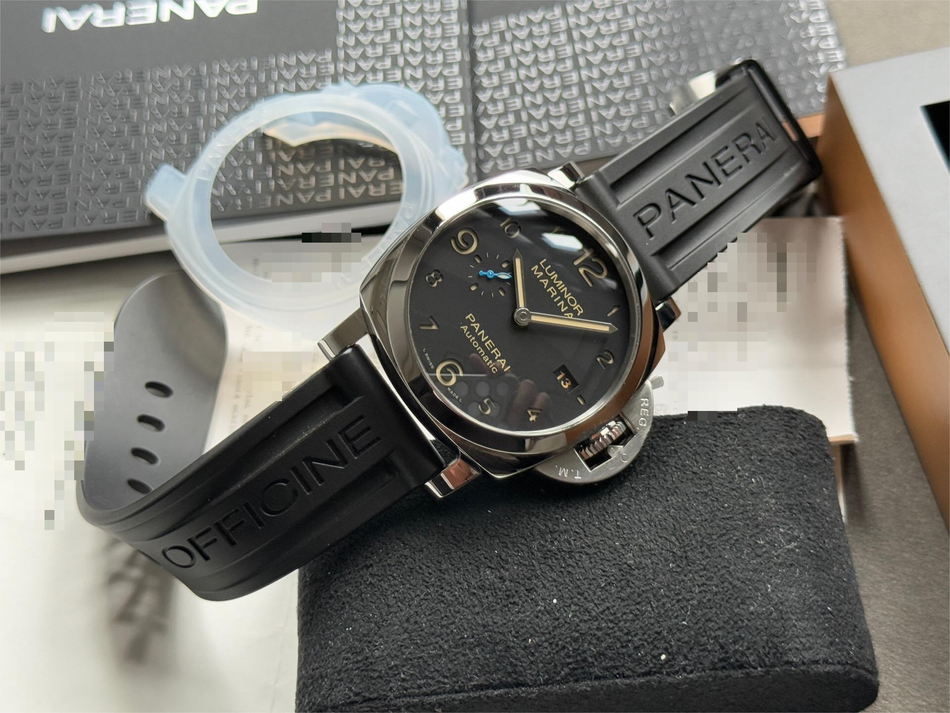 Panerai PAM01359 detail 4