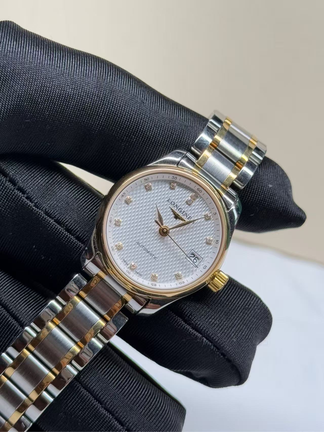 Longines L2.128.5.77.7 detail 2