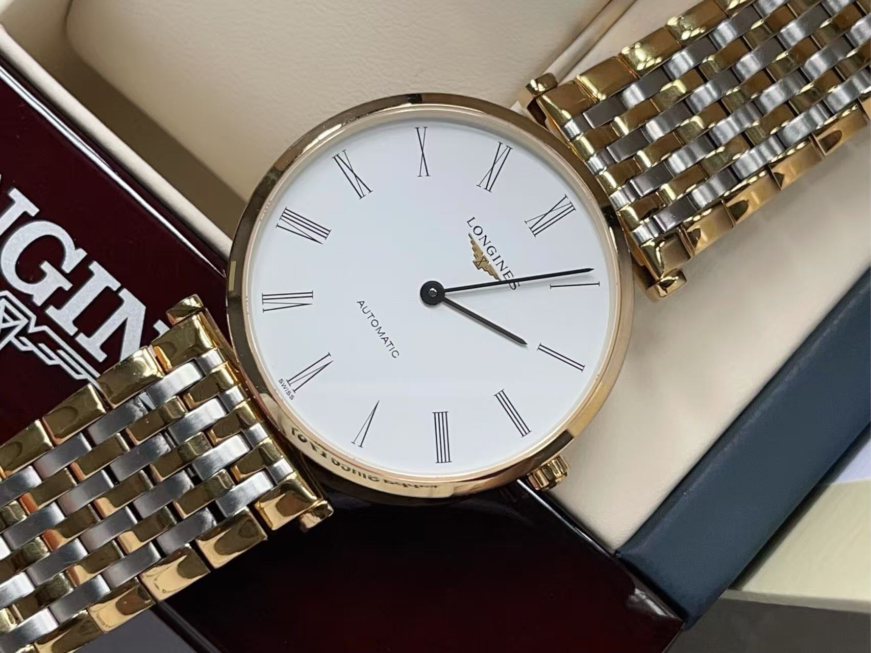Longines L4.908.2.11.7 detail 2