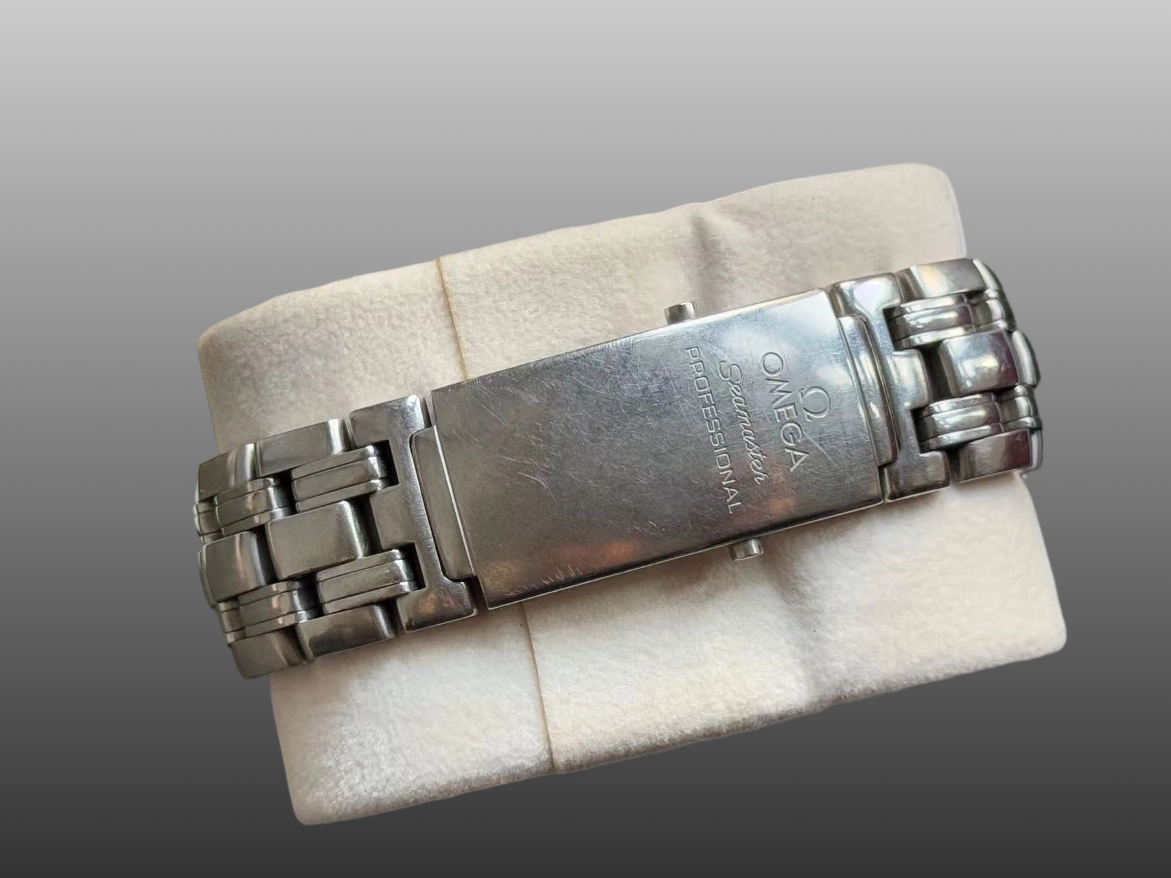 Omega 2225.80.00 detail 7