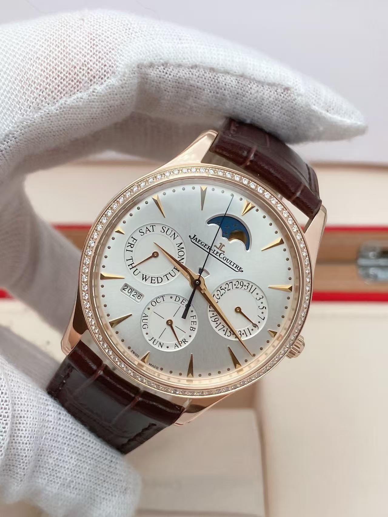 Jaeger-LeCoultre 1302501 detail 2