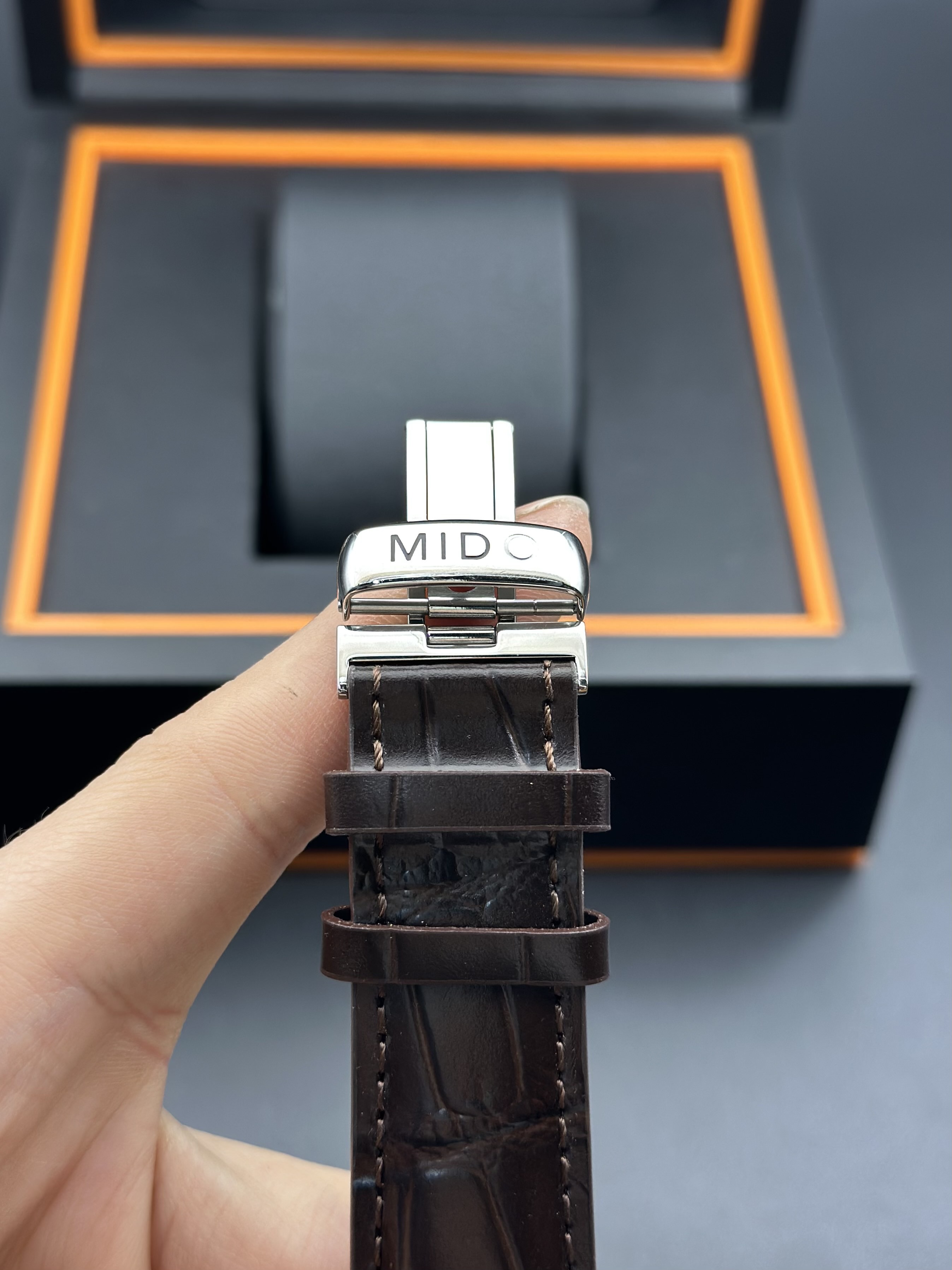 Mido M005.430.16.031.80 detail 4