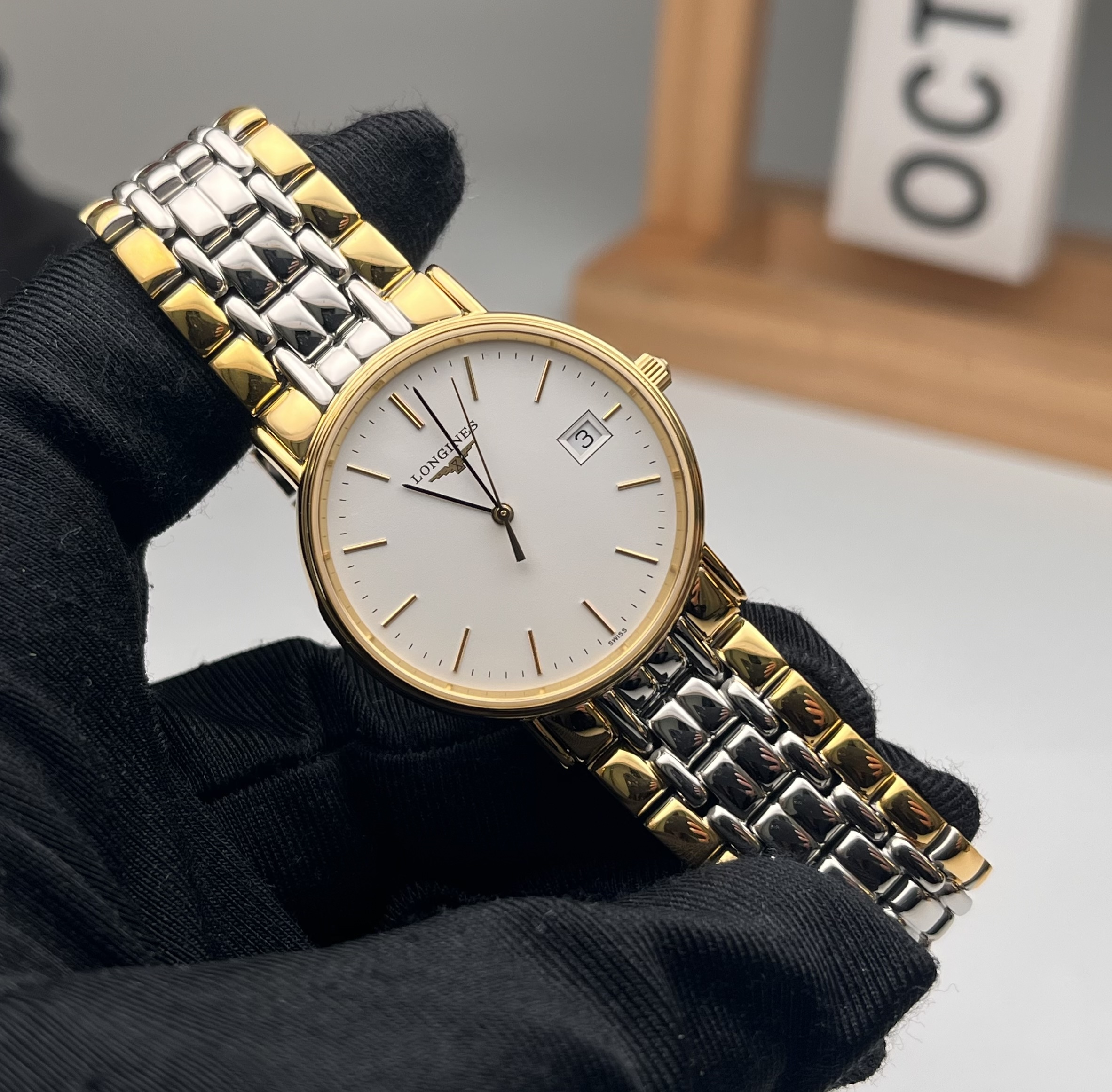 Longines L4.720.2.12.7 detail 1