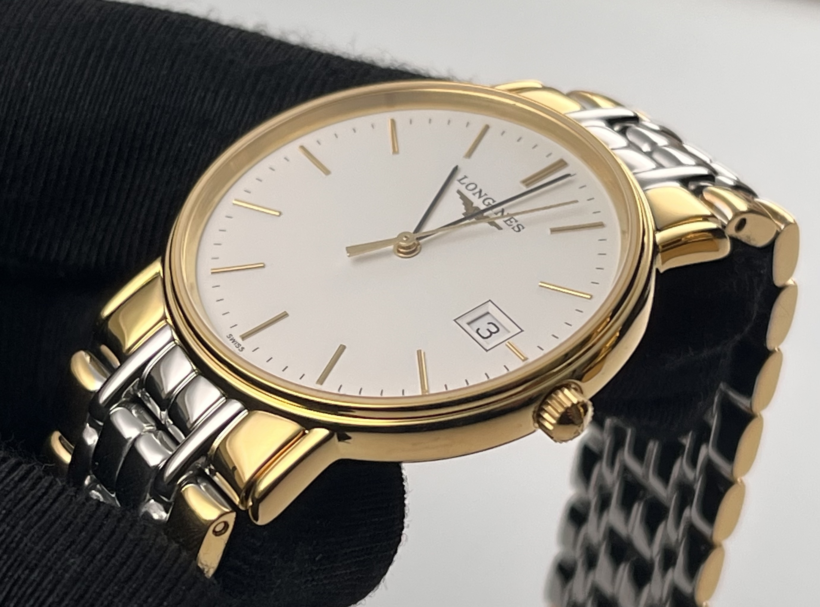 Longines L4.720.2.12.7 detail 2