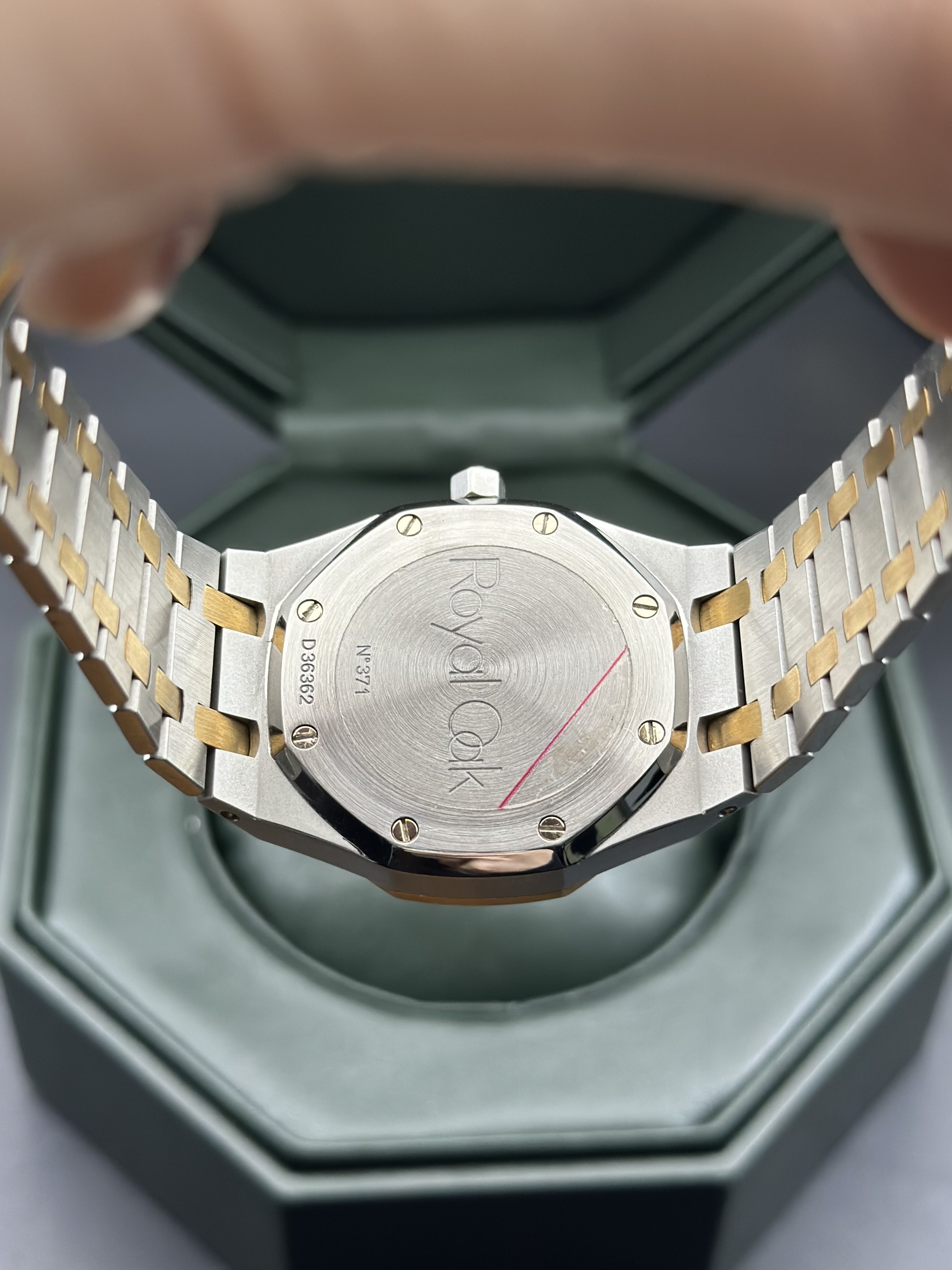 Audemars Piguet 25730SA detail 7