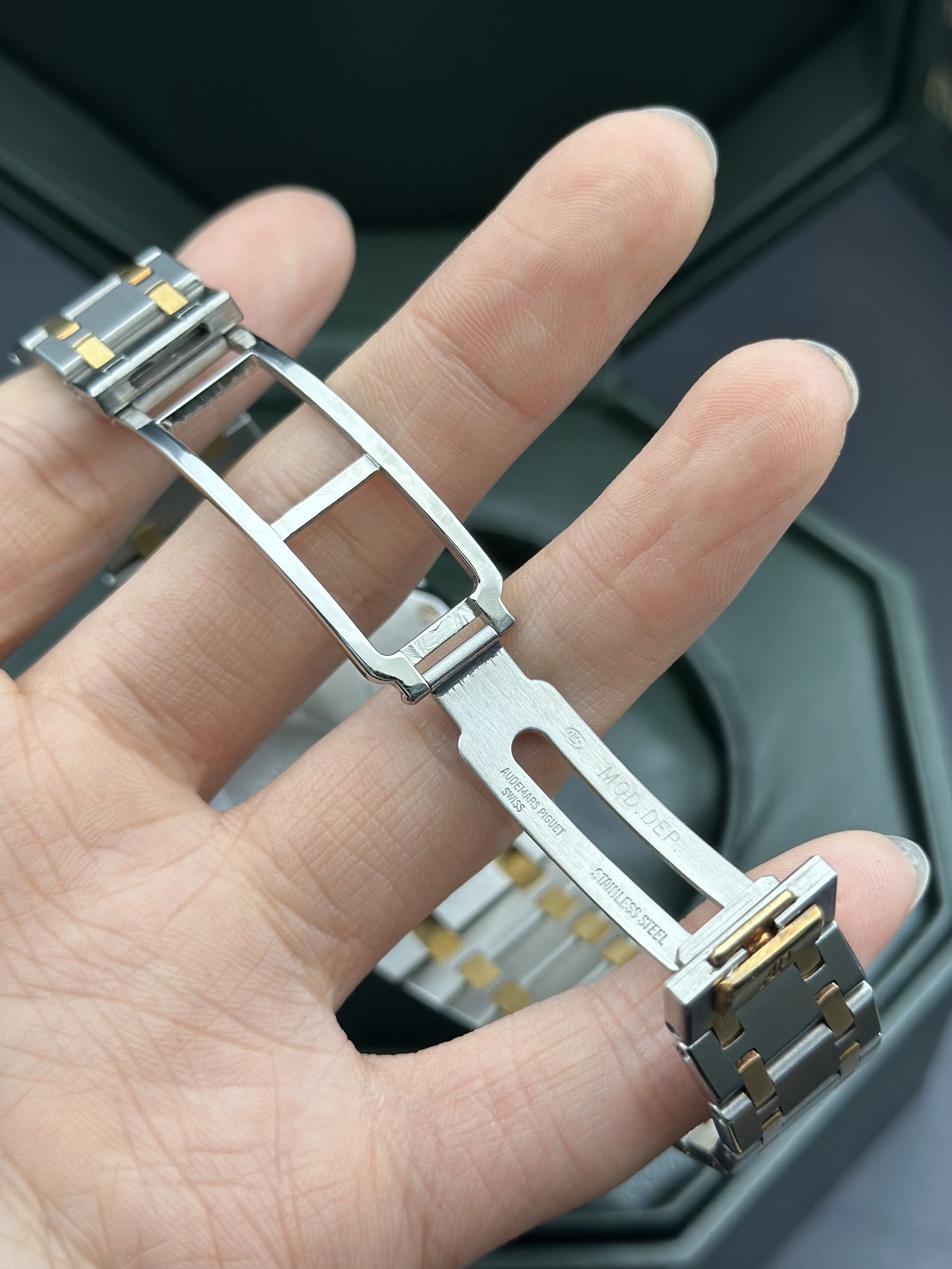 Audemars Piguet 25730SA detail 6