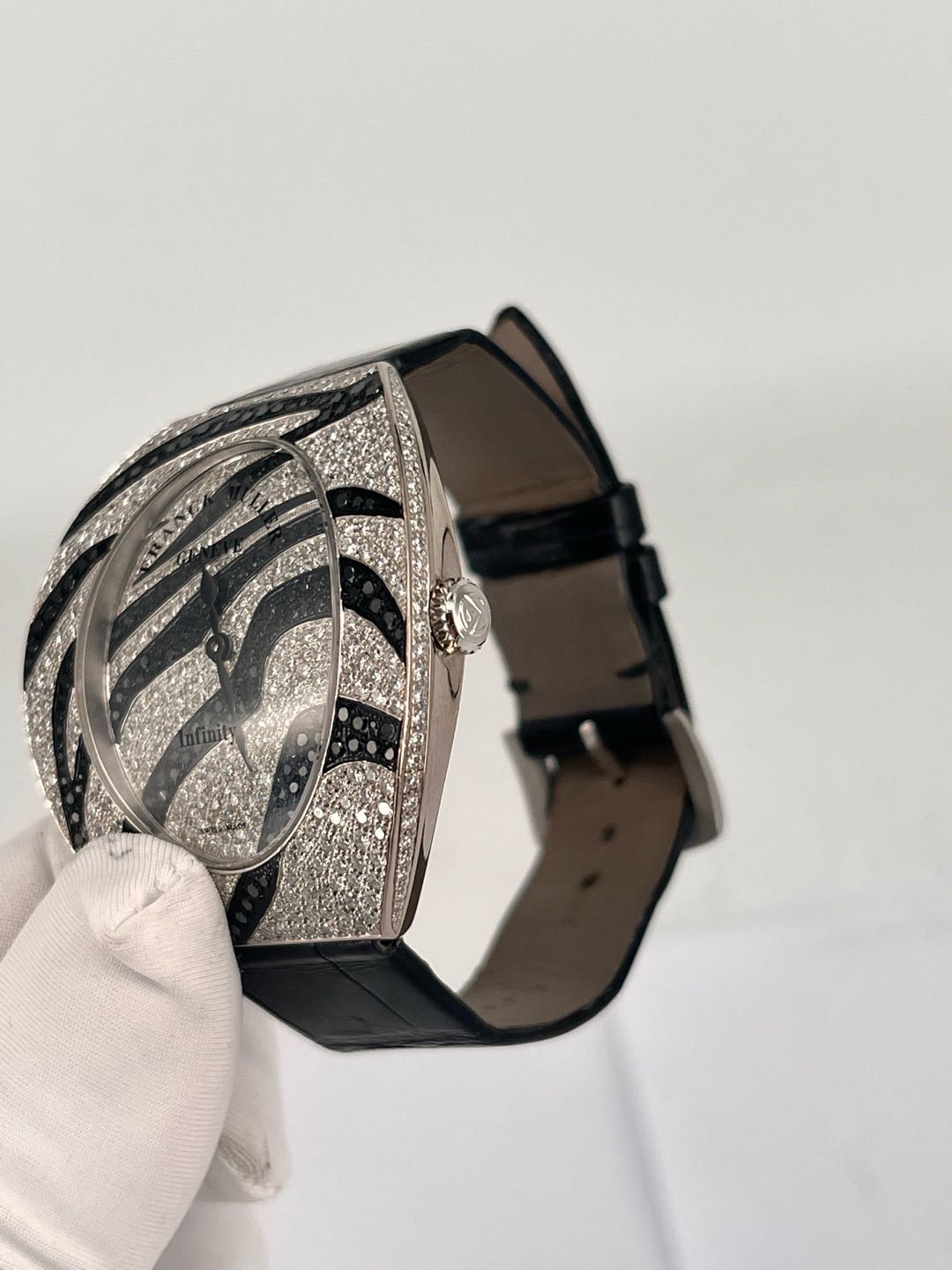 Franck Muller 3640 QZ SAFARI D CD detail 3