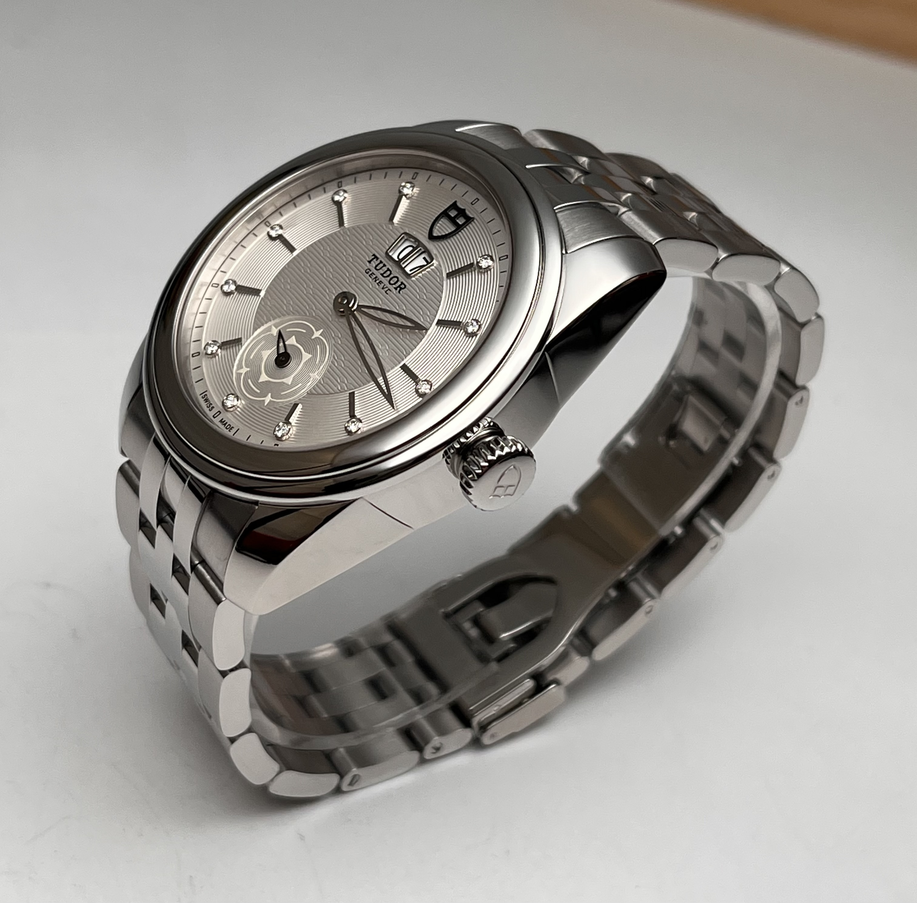 Tudor 57000-6807 detail 3