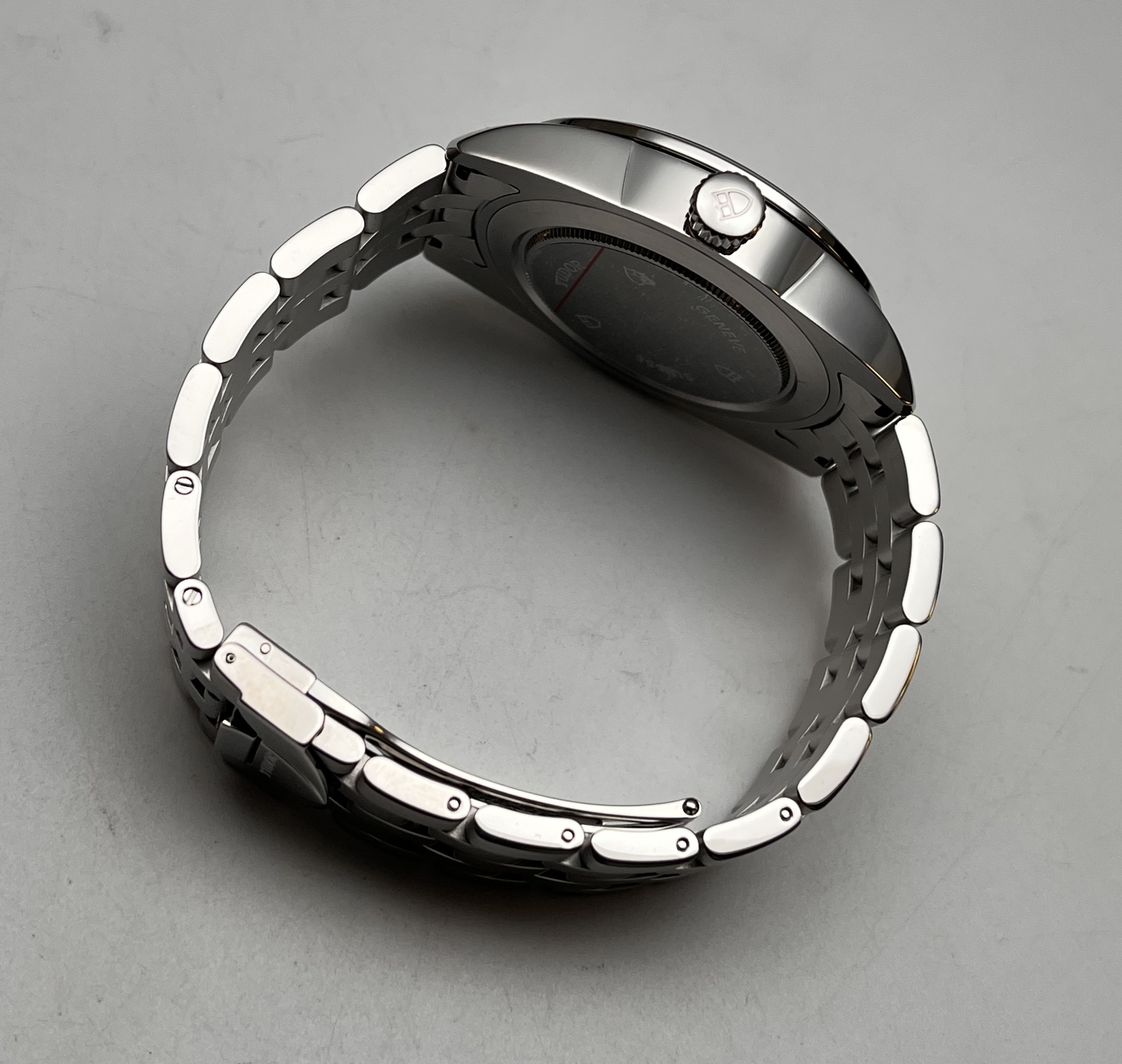Tudor 57000-6807 detail 6